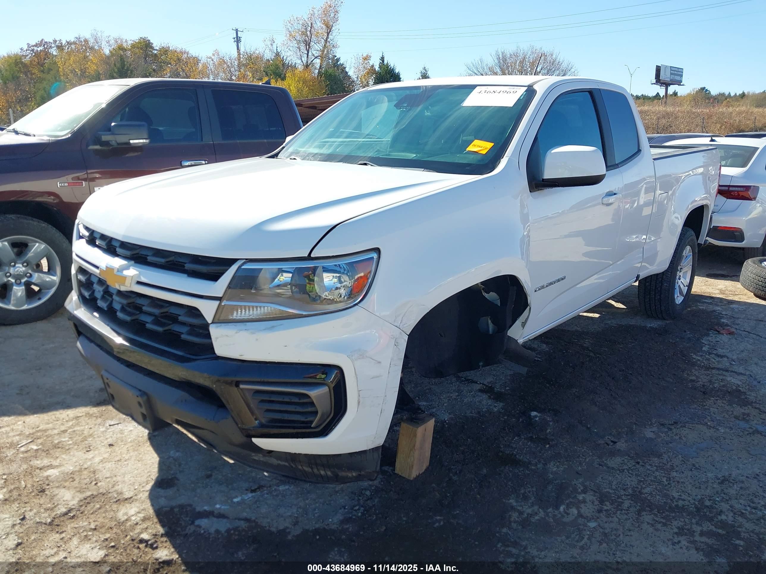 CHEVROLET COLORADO image 2