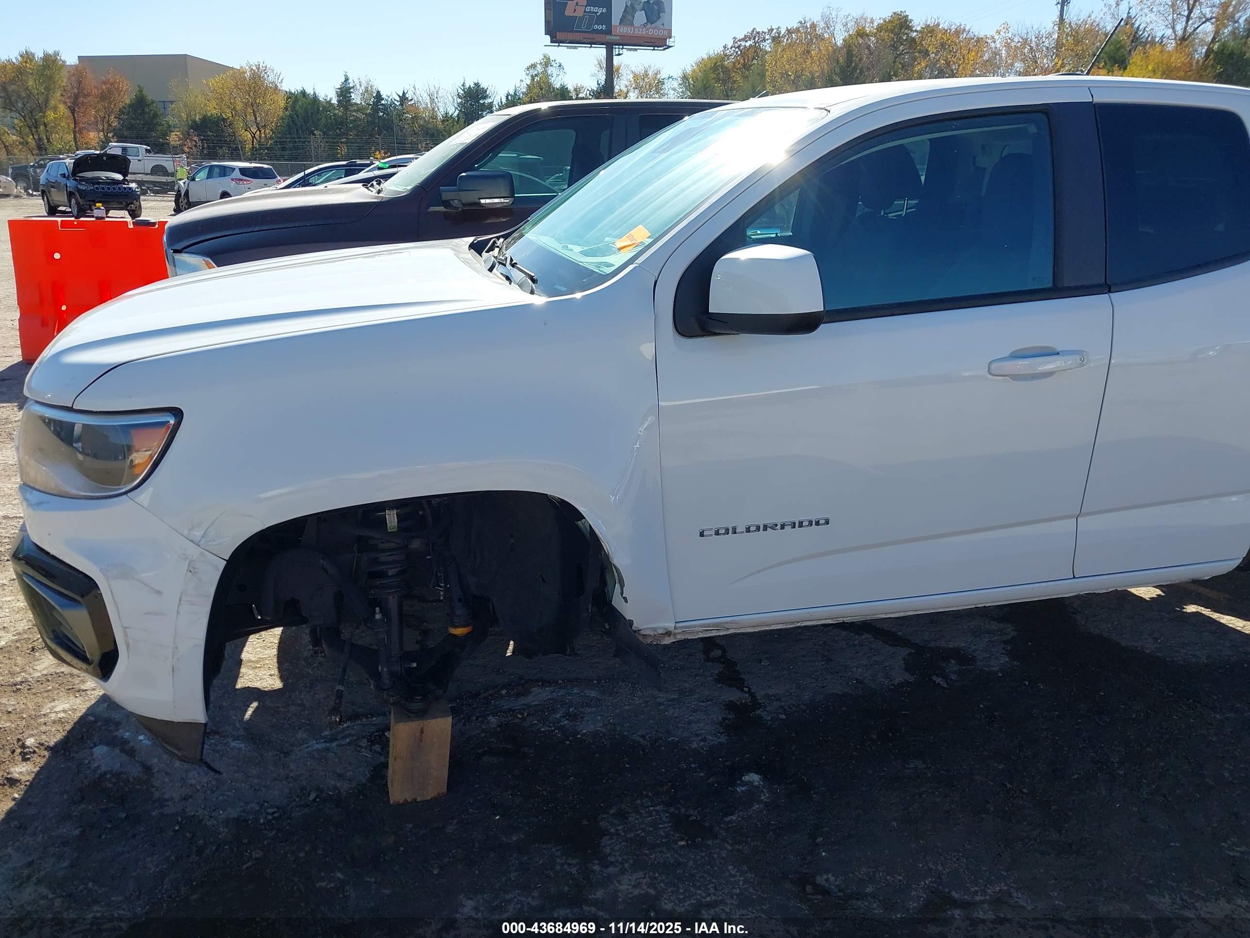 CHEVROLET COLORADO image 6