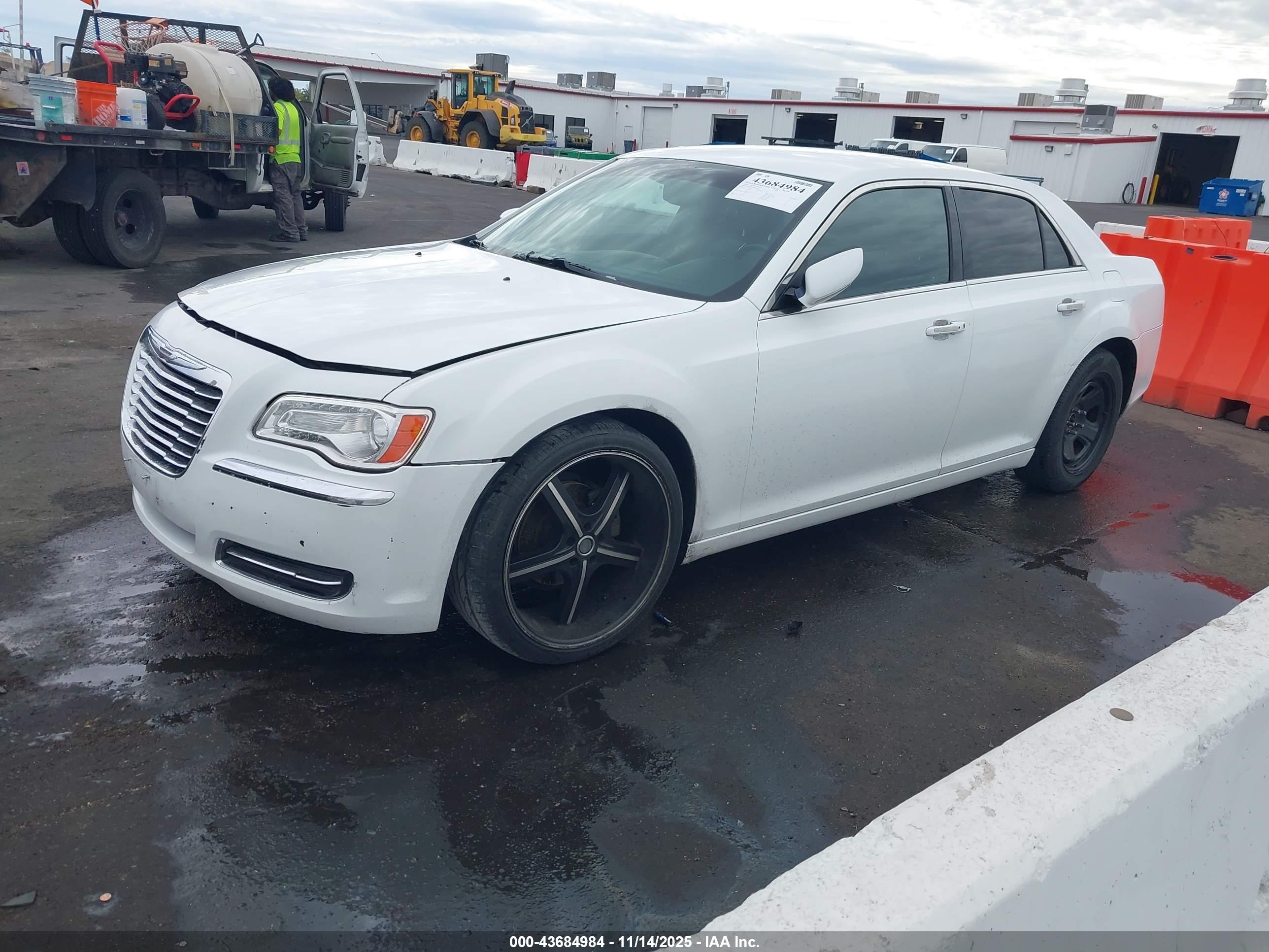 CHRYSLER 300 image 2