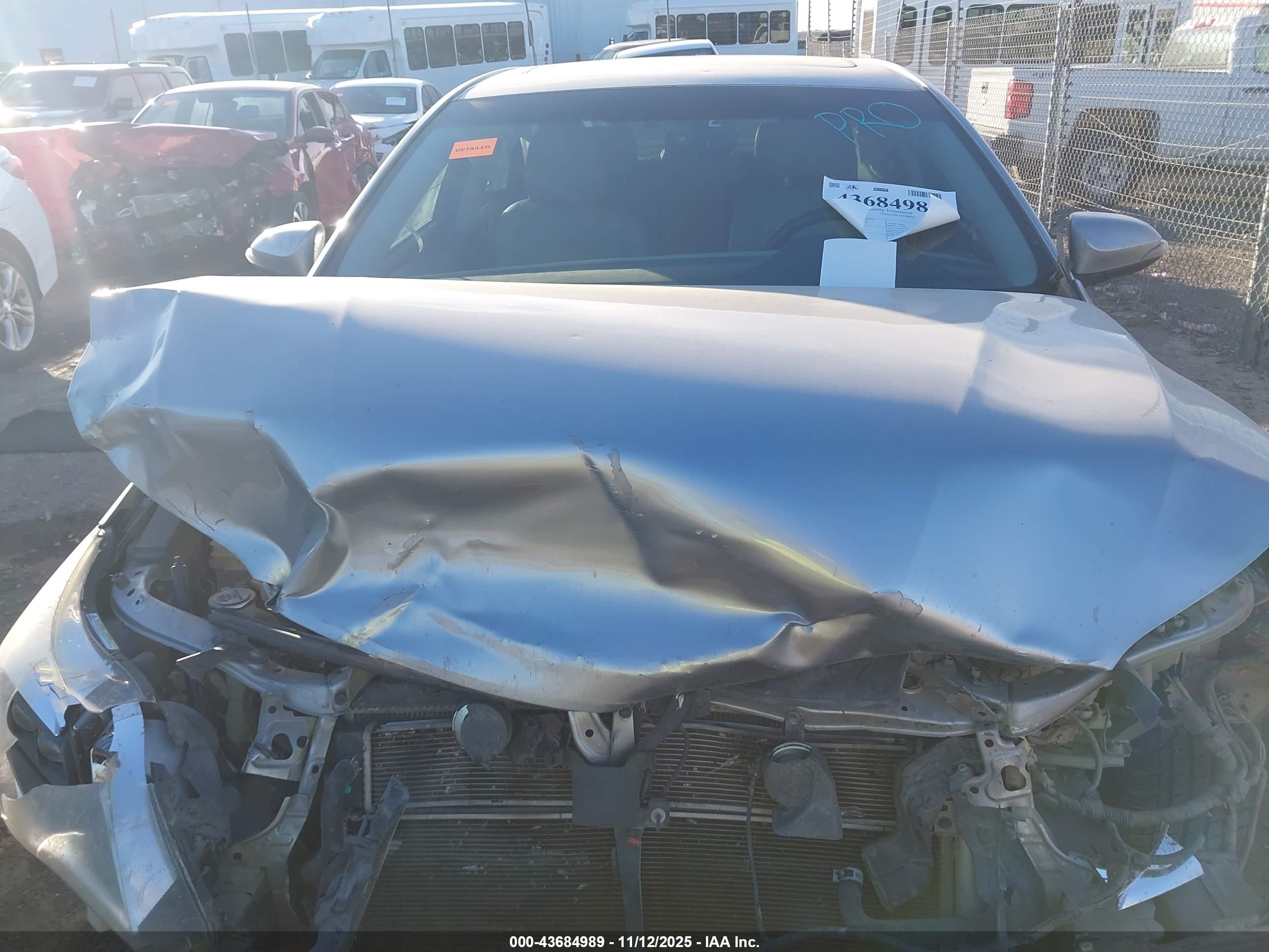 TOYOTA AVALON image 10