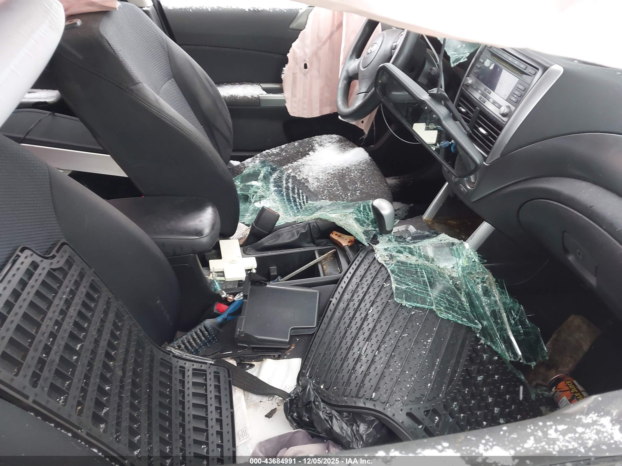 SUBARU FORESTER image 5