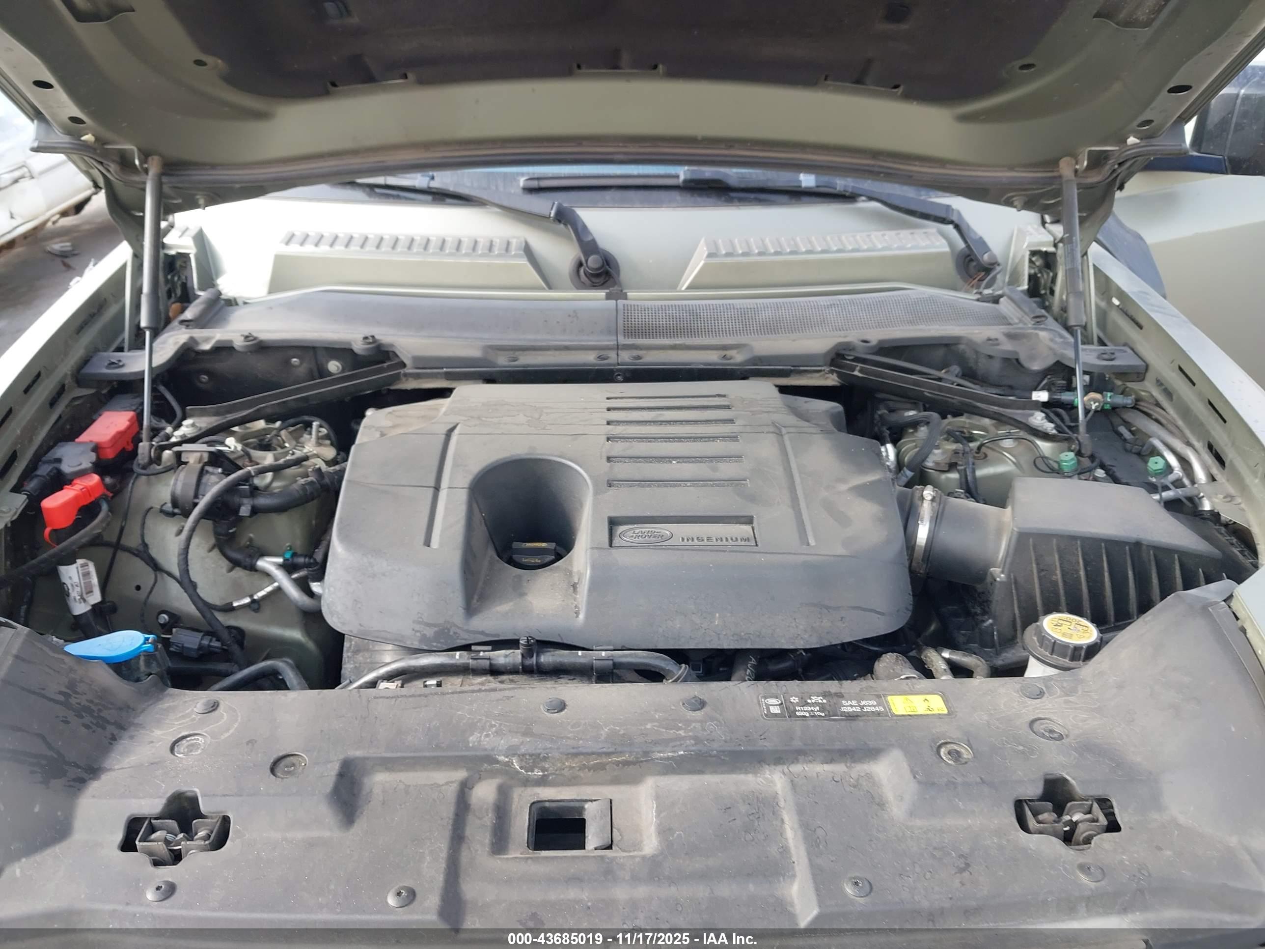 LAND ROVER image 10