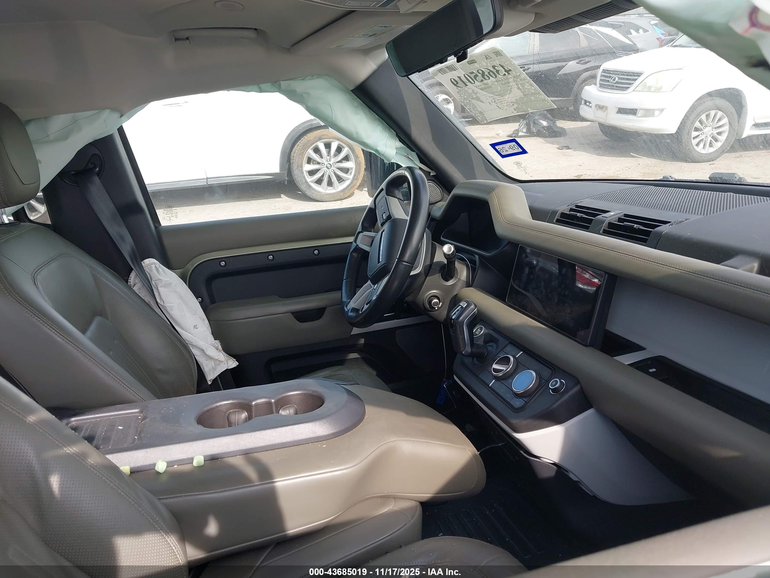LAND ROVER image 5