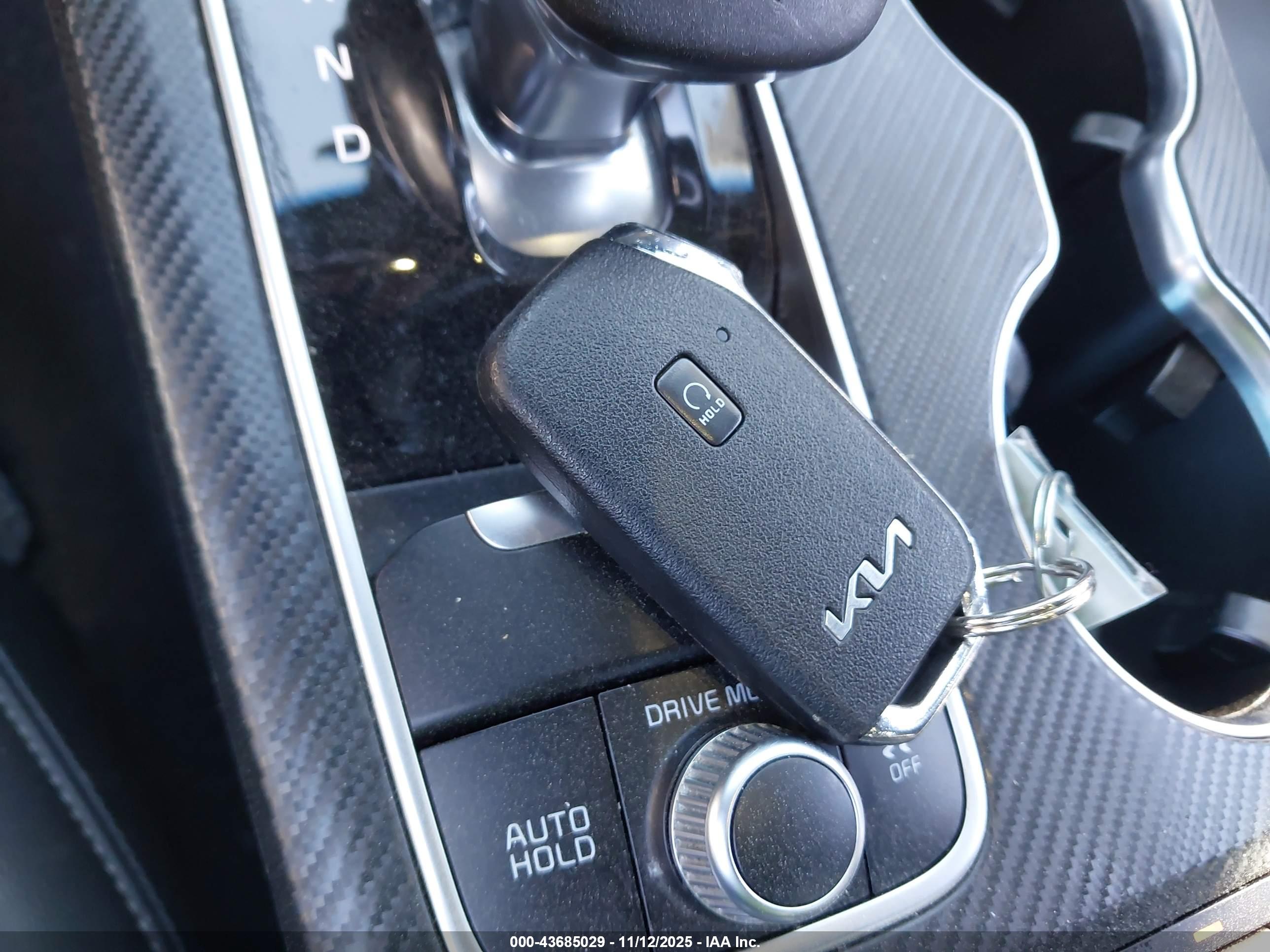 KIA STINGER image 11