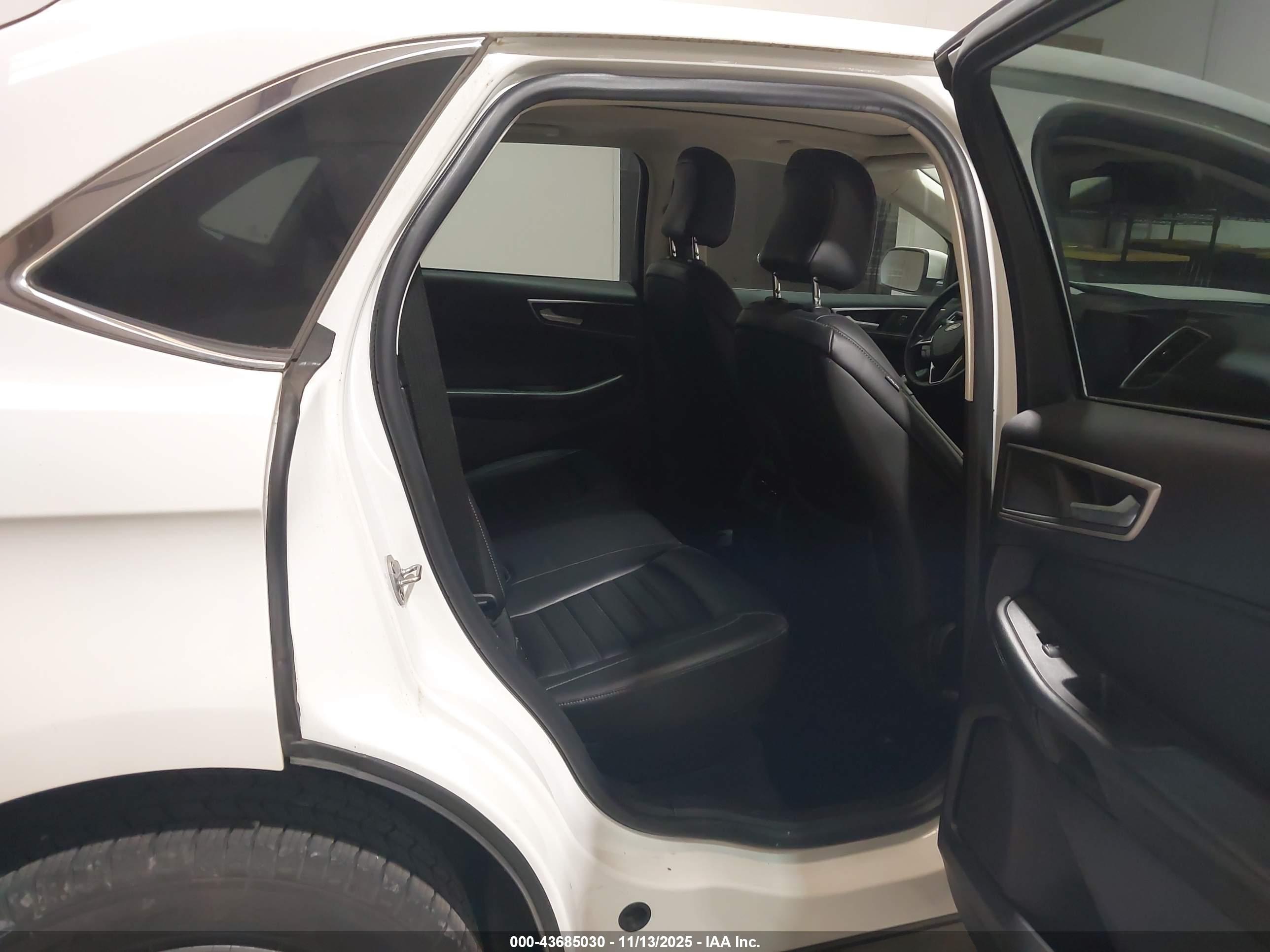 FORD EDGE image 8