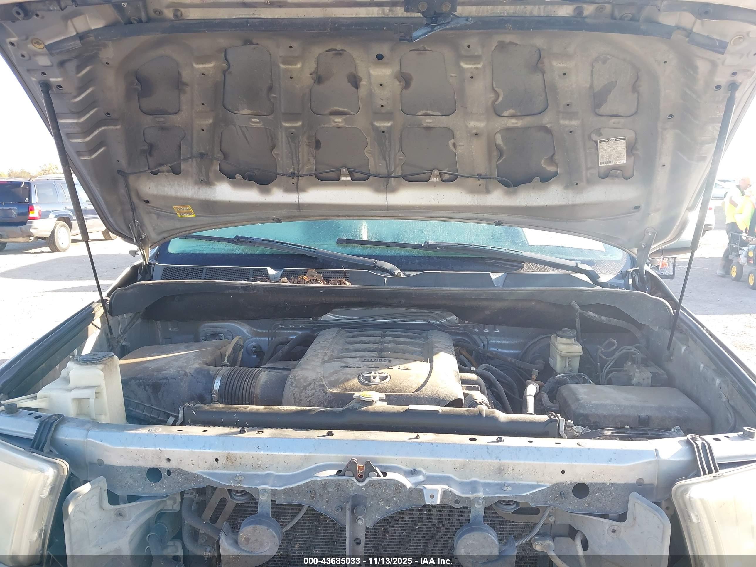 TOYOTA TUNDRA image 10
