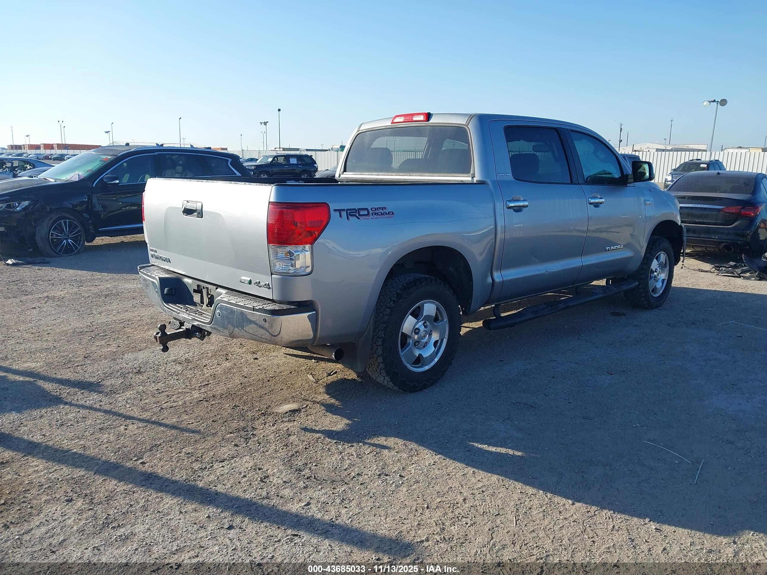 TOYOTA TUNDRA image 4