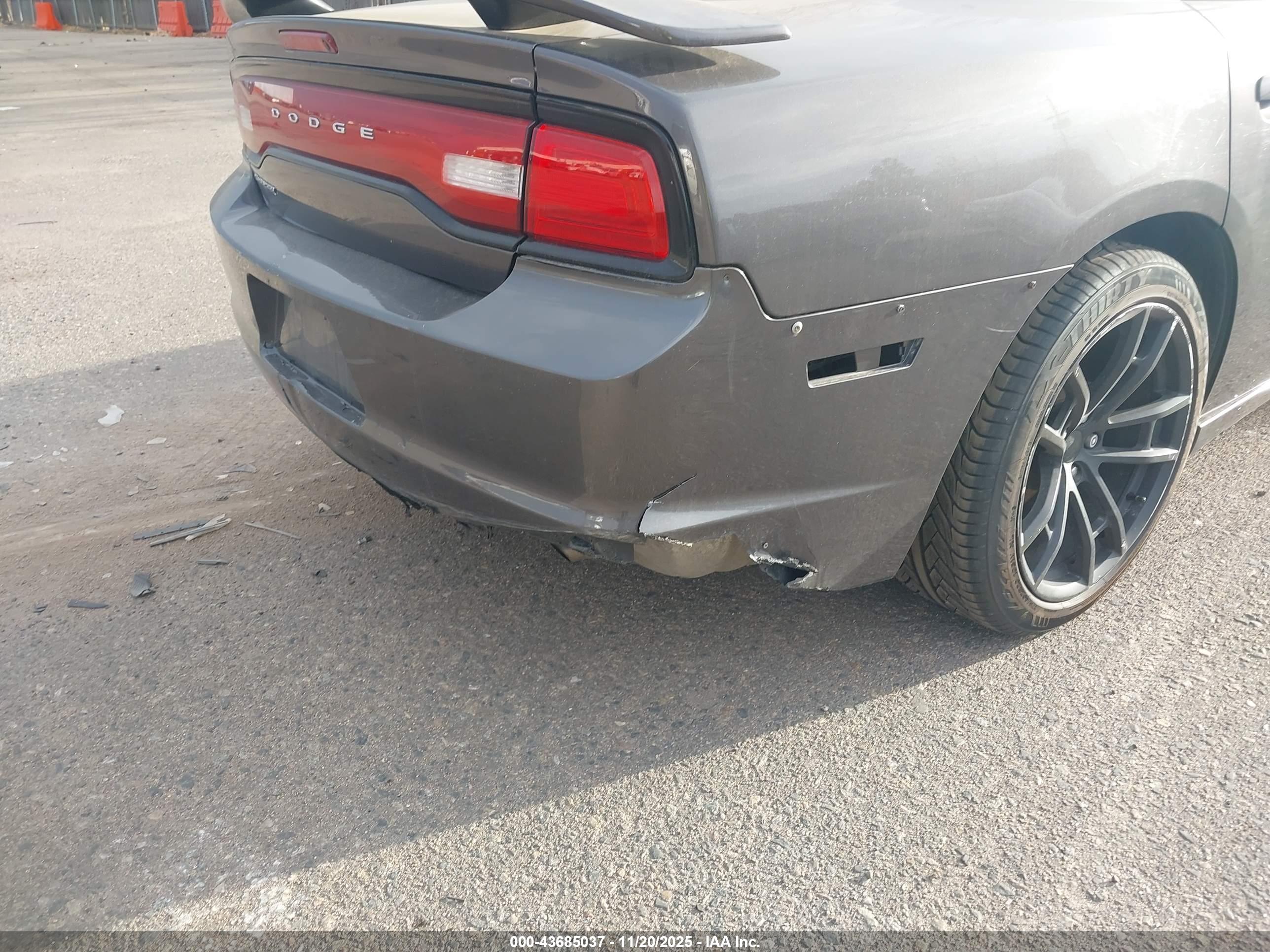 DODGE CHARGER image 6
