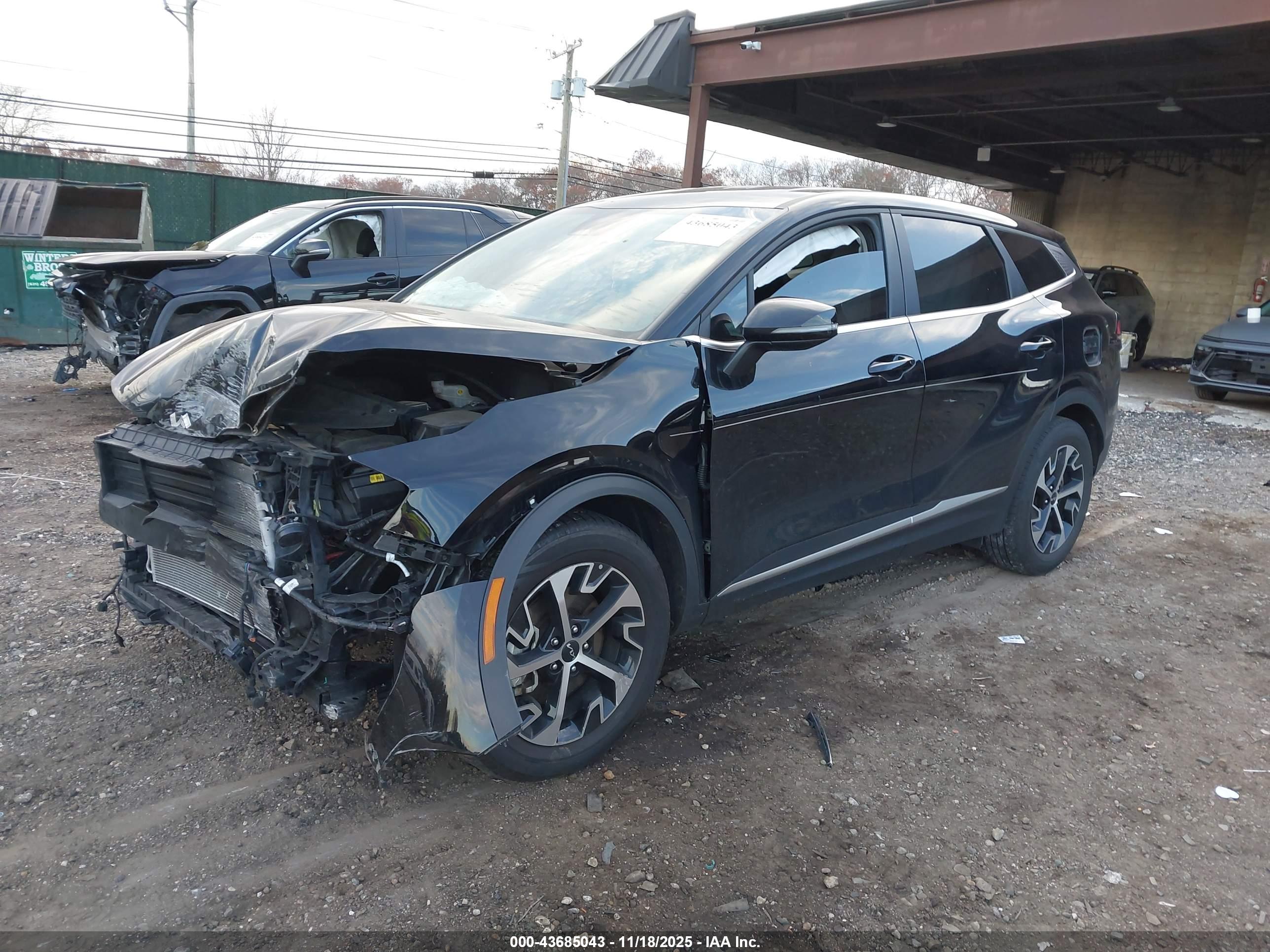KIA SPORTAGE image 2