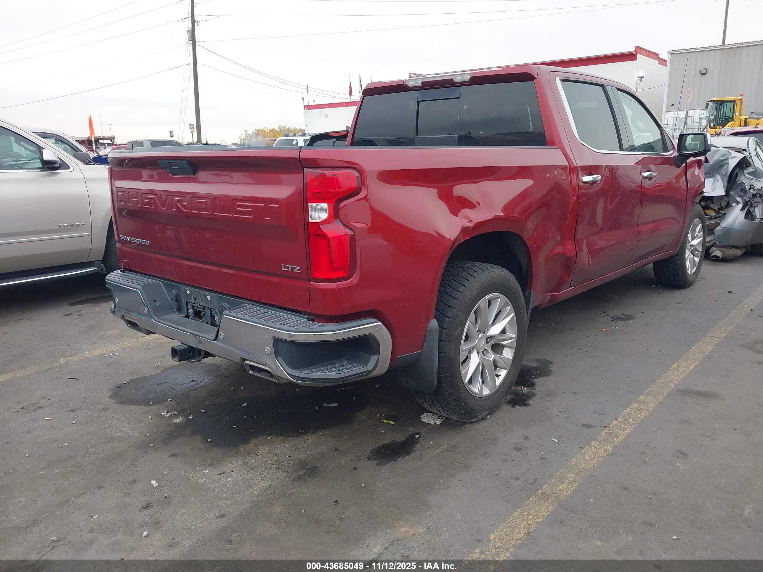 CHEVROLET SILVERADO image 4