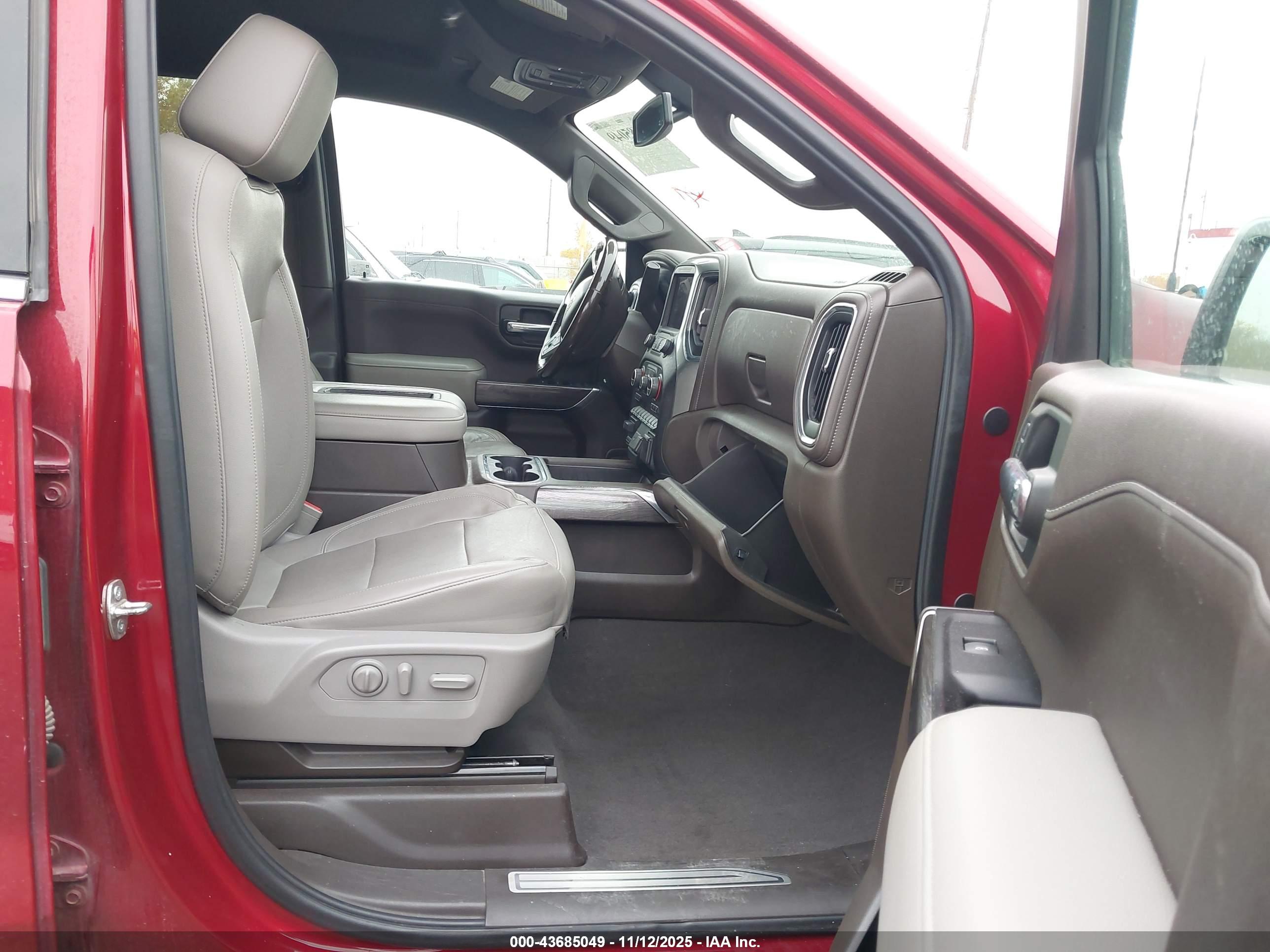CHEVROLET SILVERADO image 5