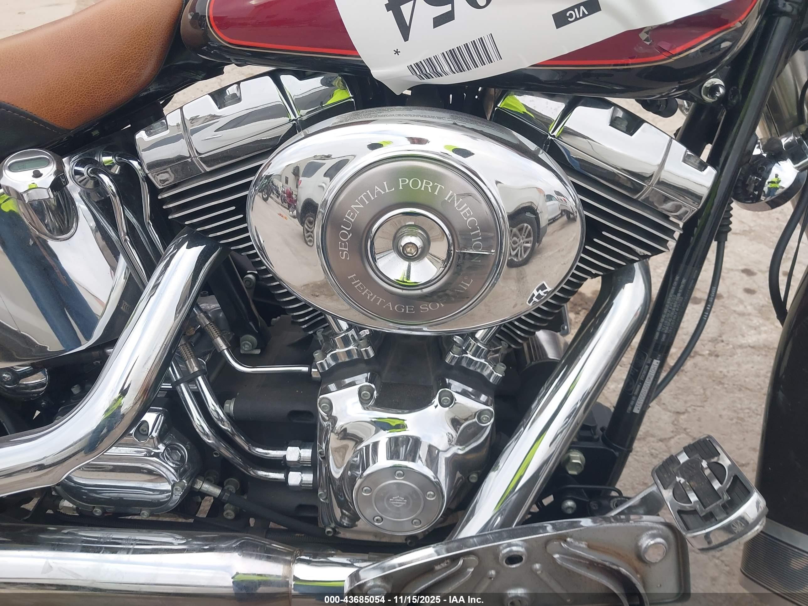 HARLEY-DAVIDSON FLSTCI image 8