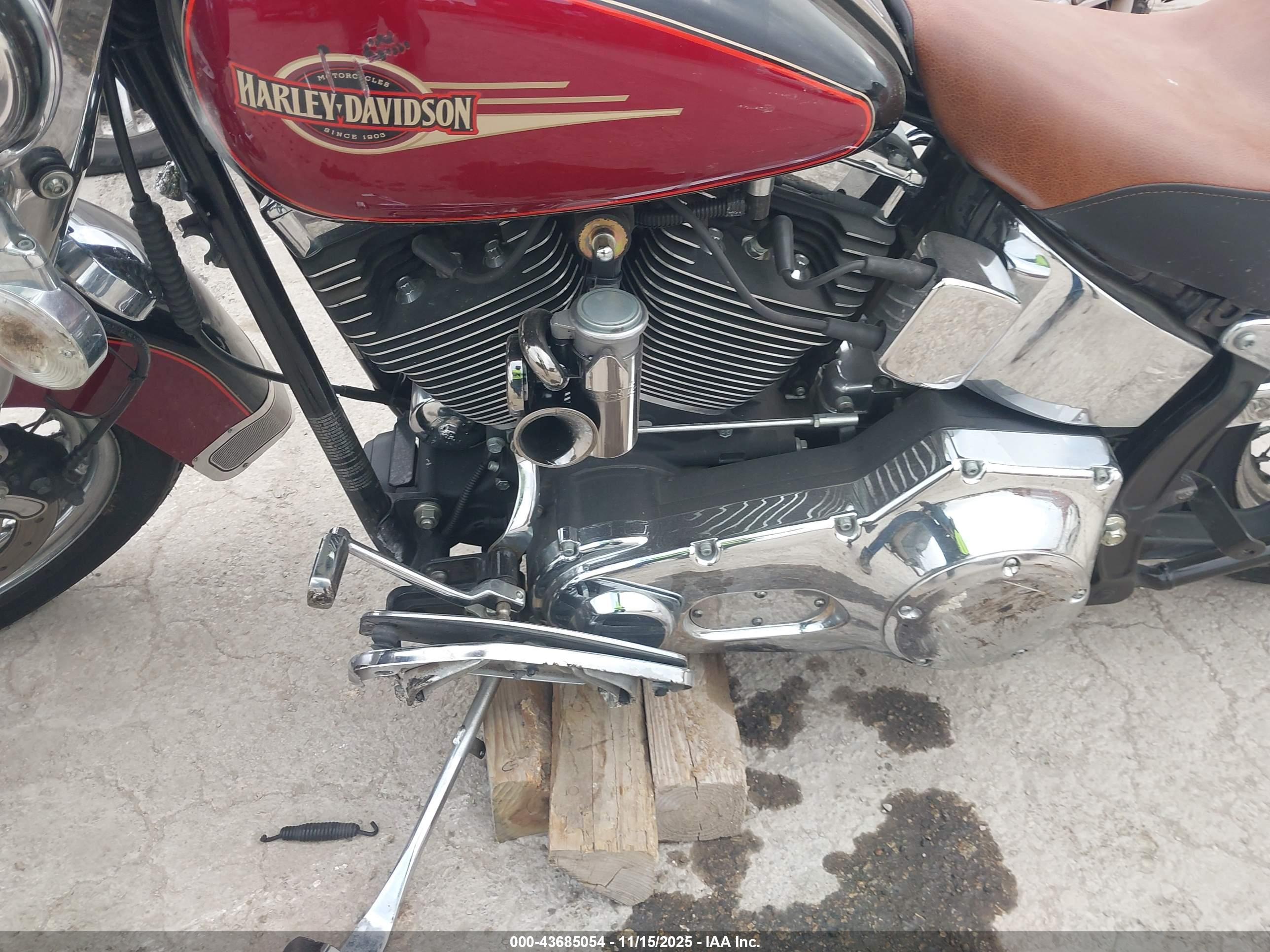 HARLEY-DAVIDSON FLSTCI image 9