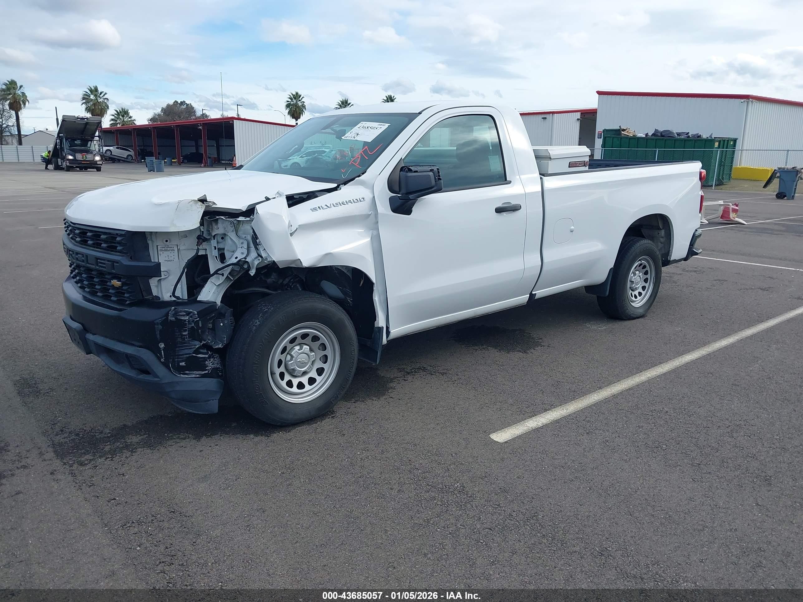 CHEVROLET SILVERADO image 2