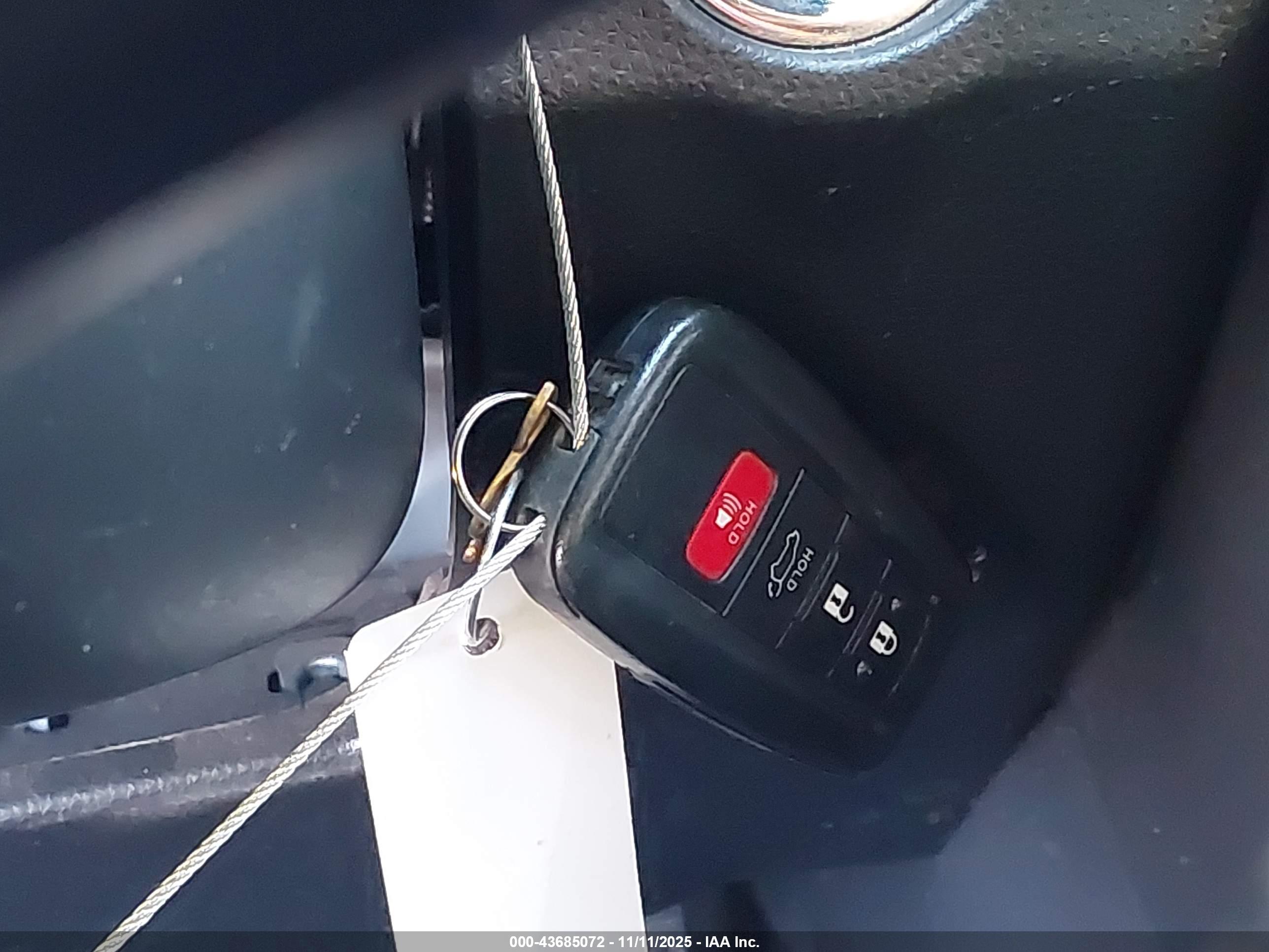TOYOTA RAV4 image 11