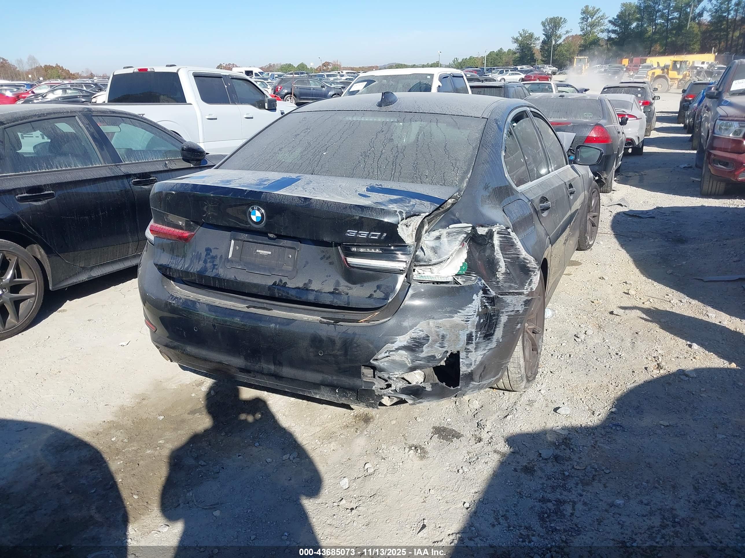 BMW 330I image 4