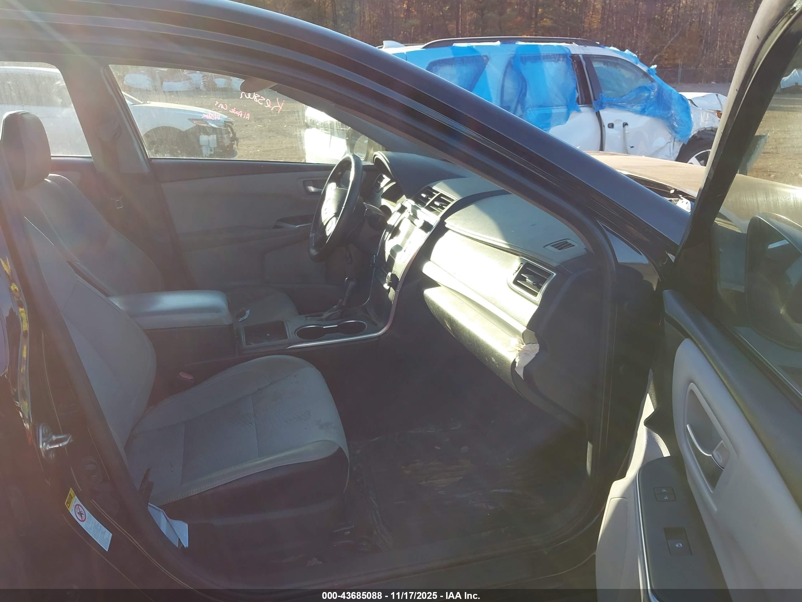 TOYOTA CAMRY image 5