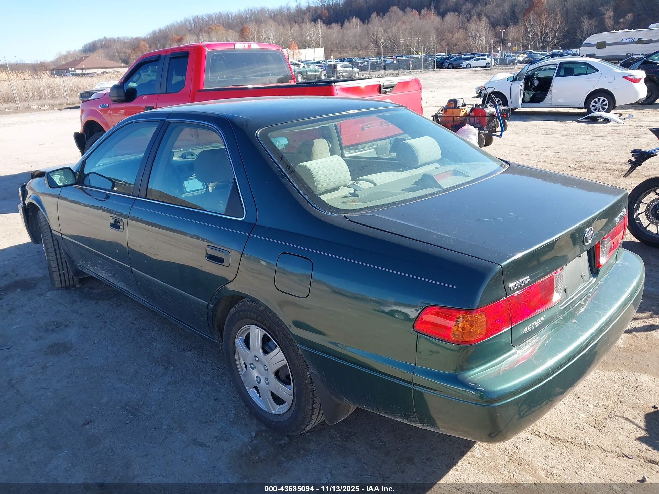 TOYOTA CAMRY image 3