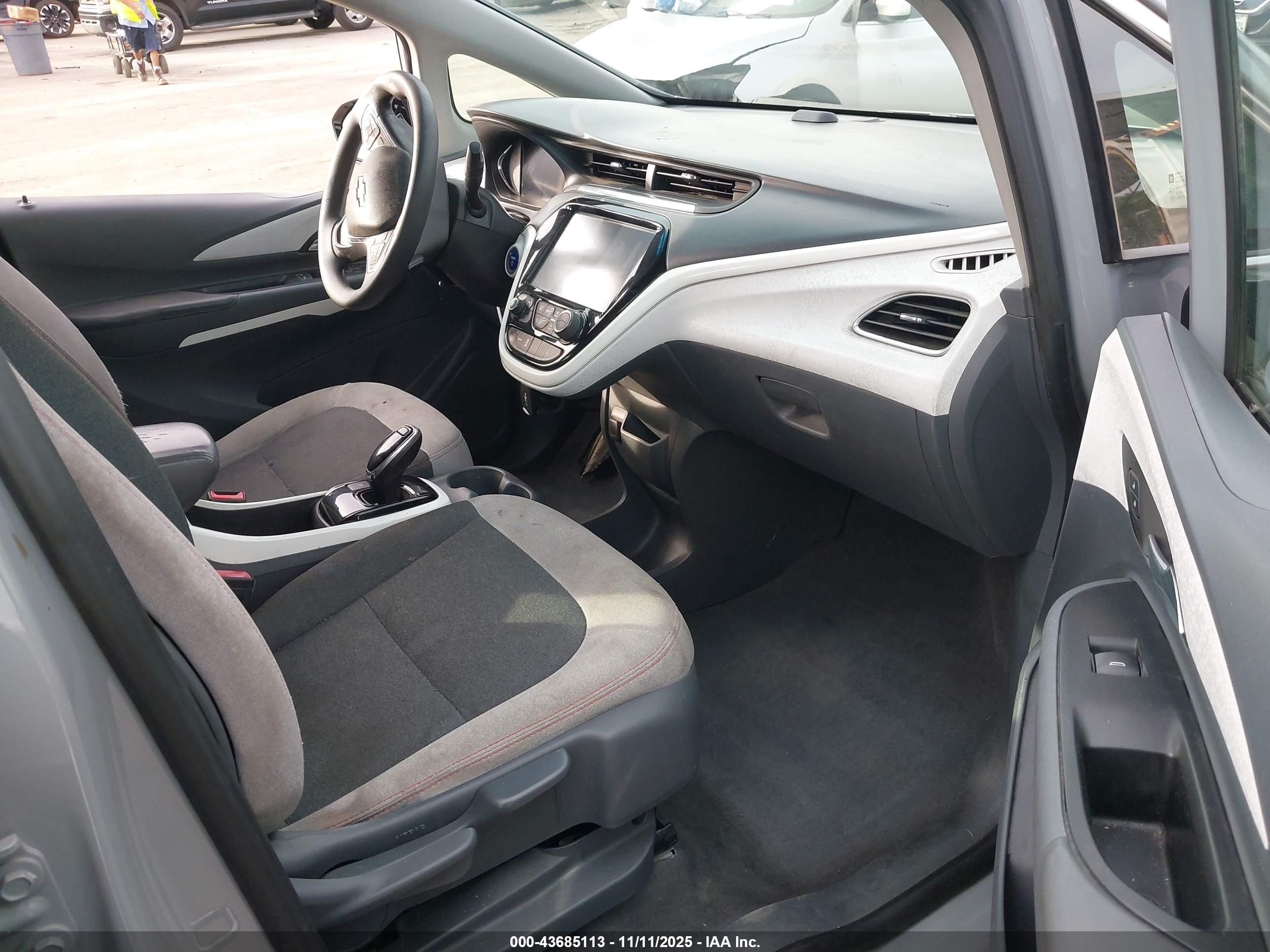 CHEVROLET BOLT image 5