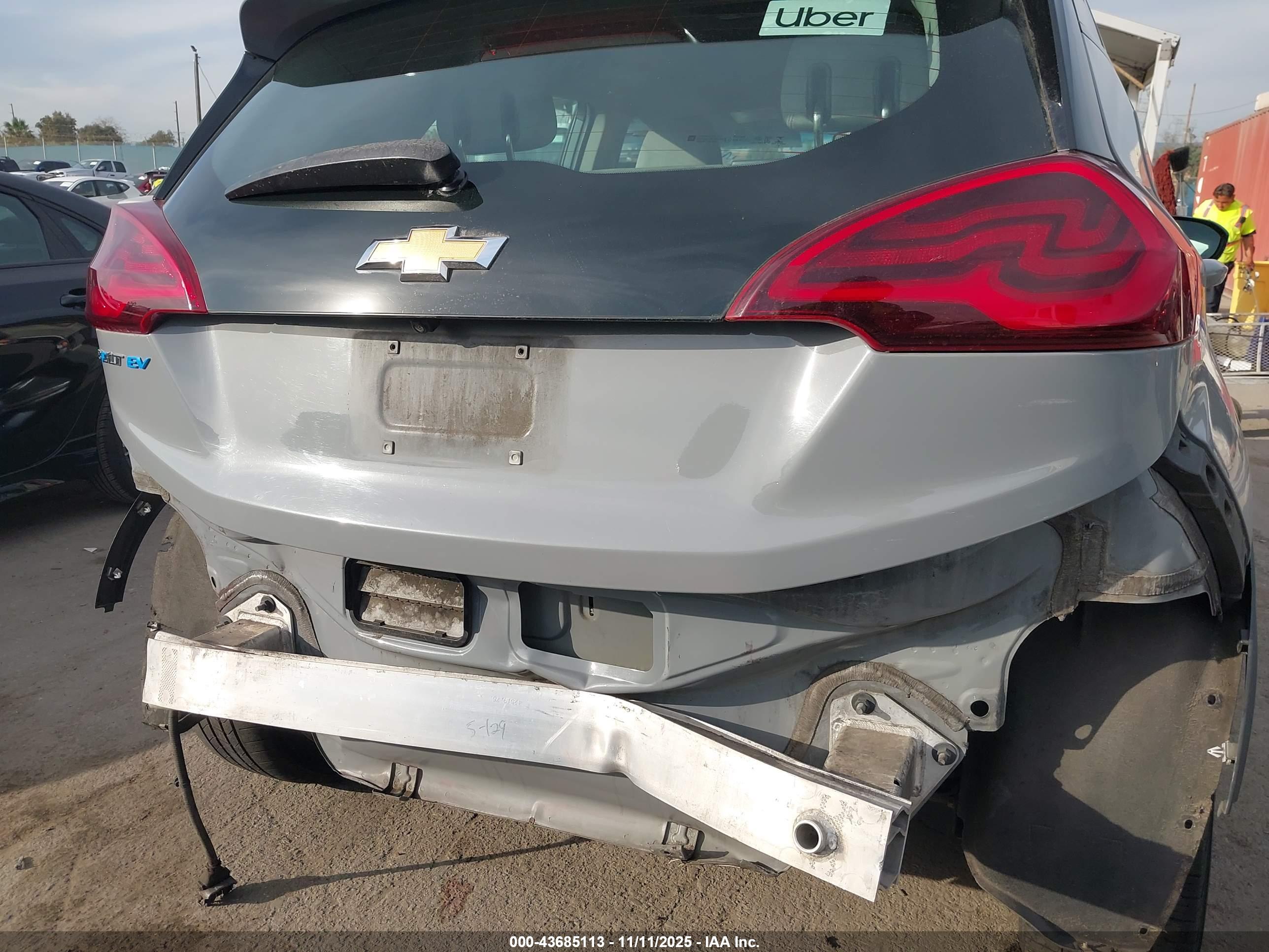 CHEVROLET BOLT image 6