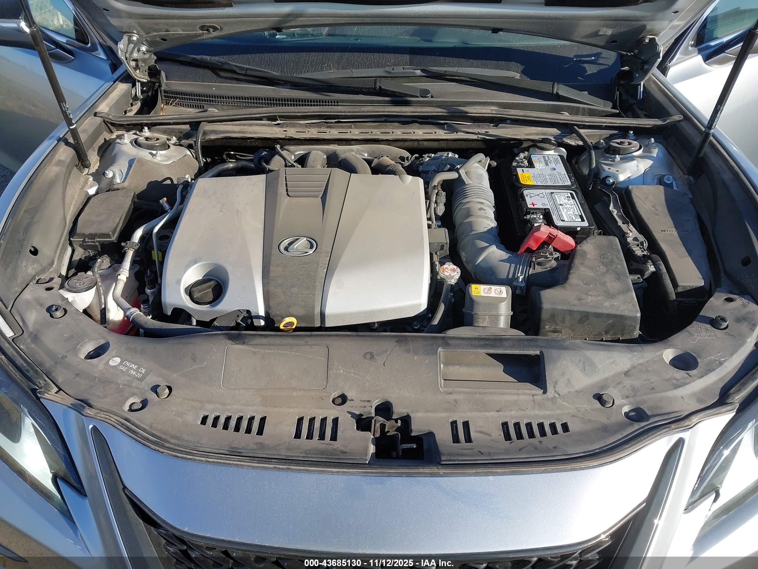 LEXUS ES image 10