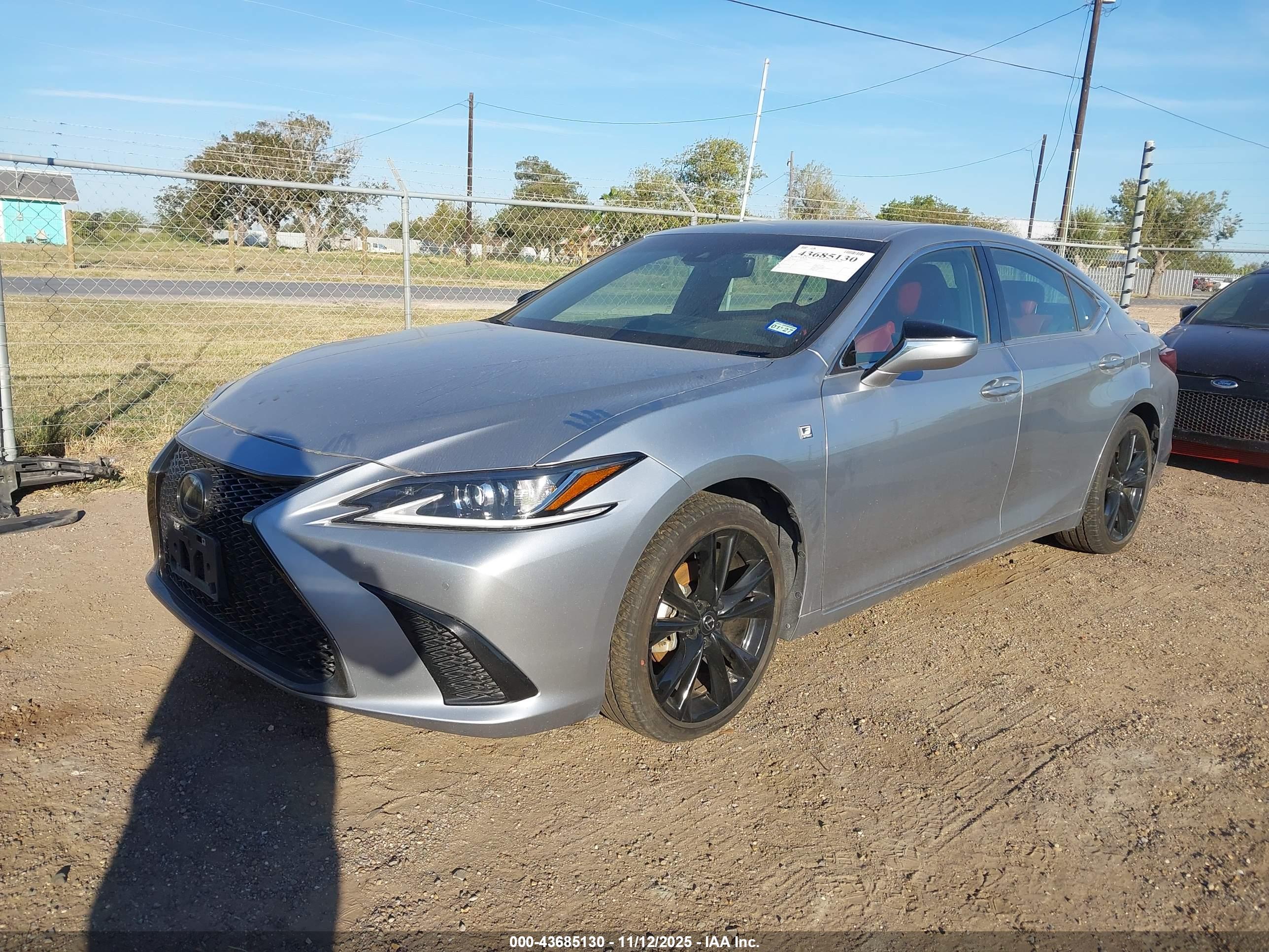 LEXUS ES image 2