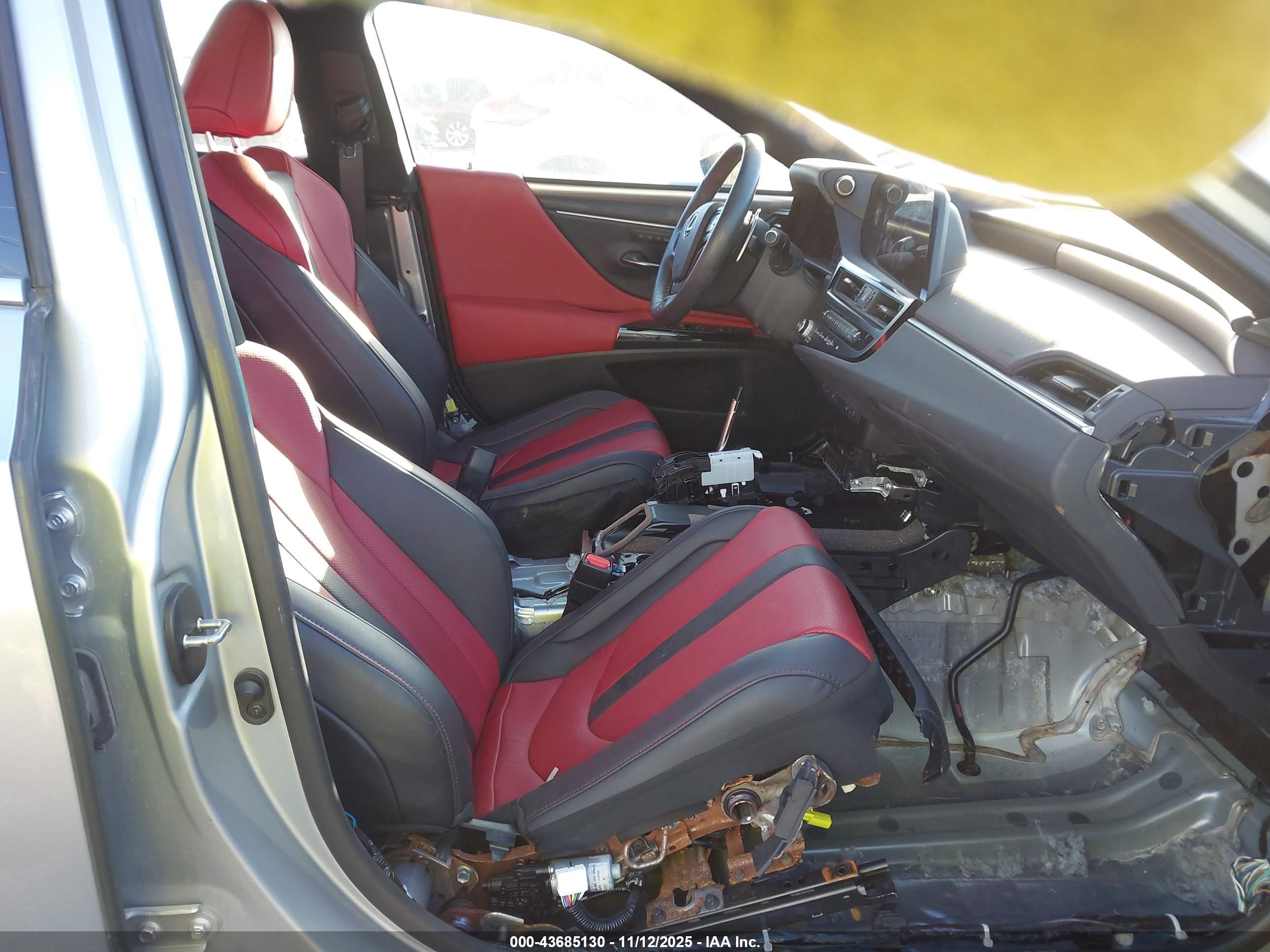 LEXUS ES image 5