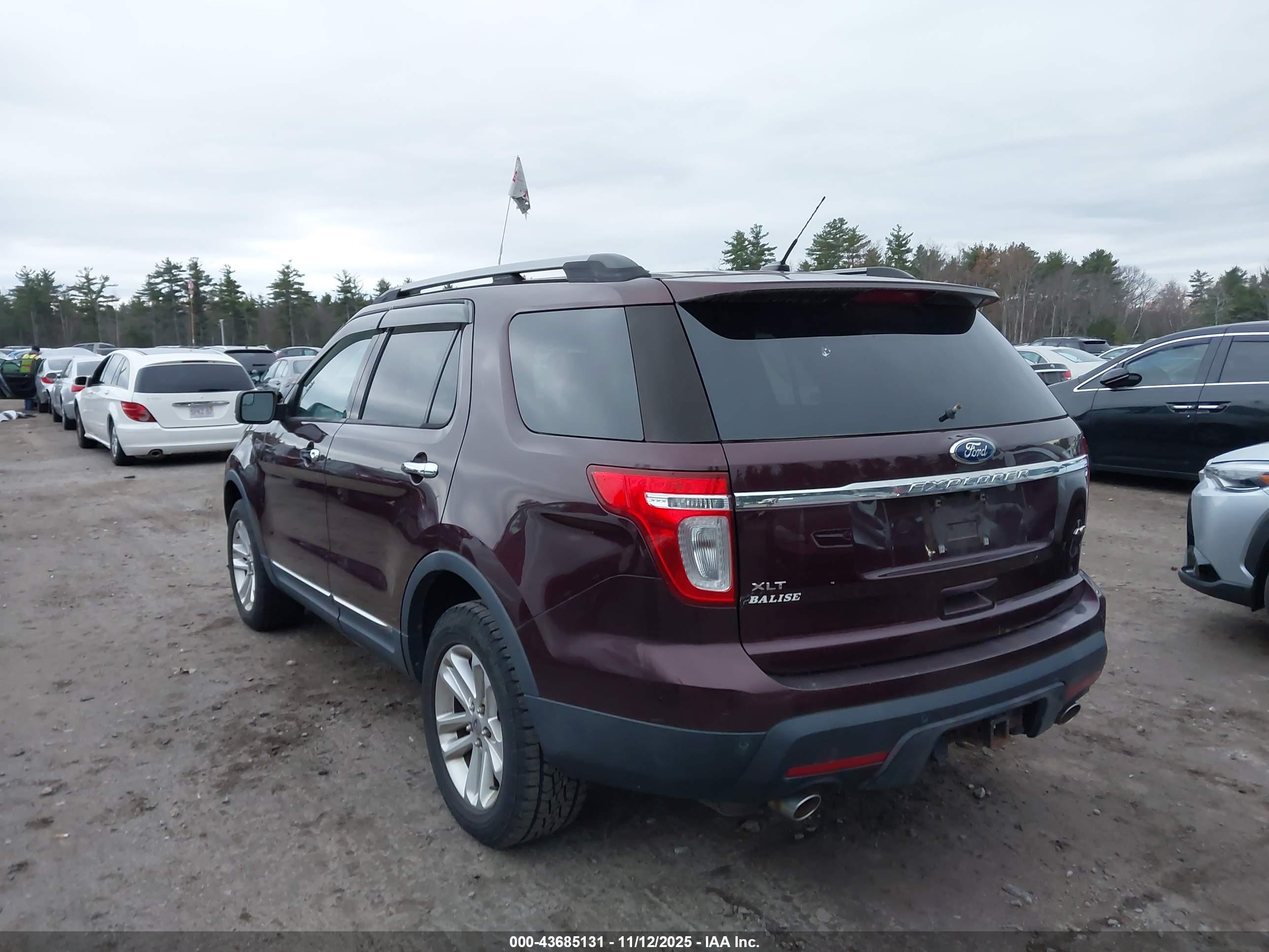 FORD EXPLORER image 3