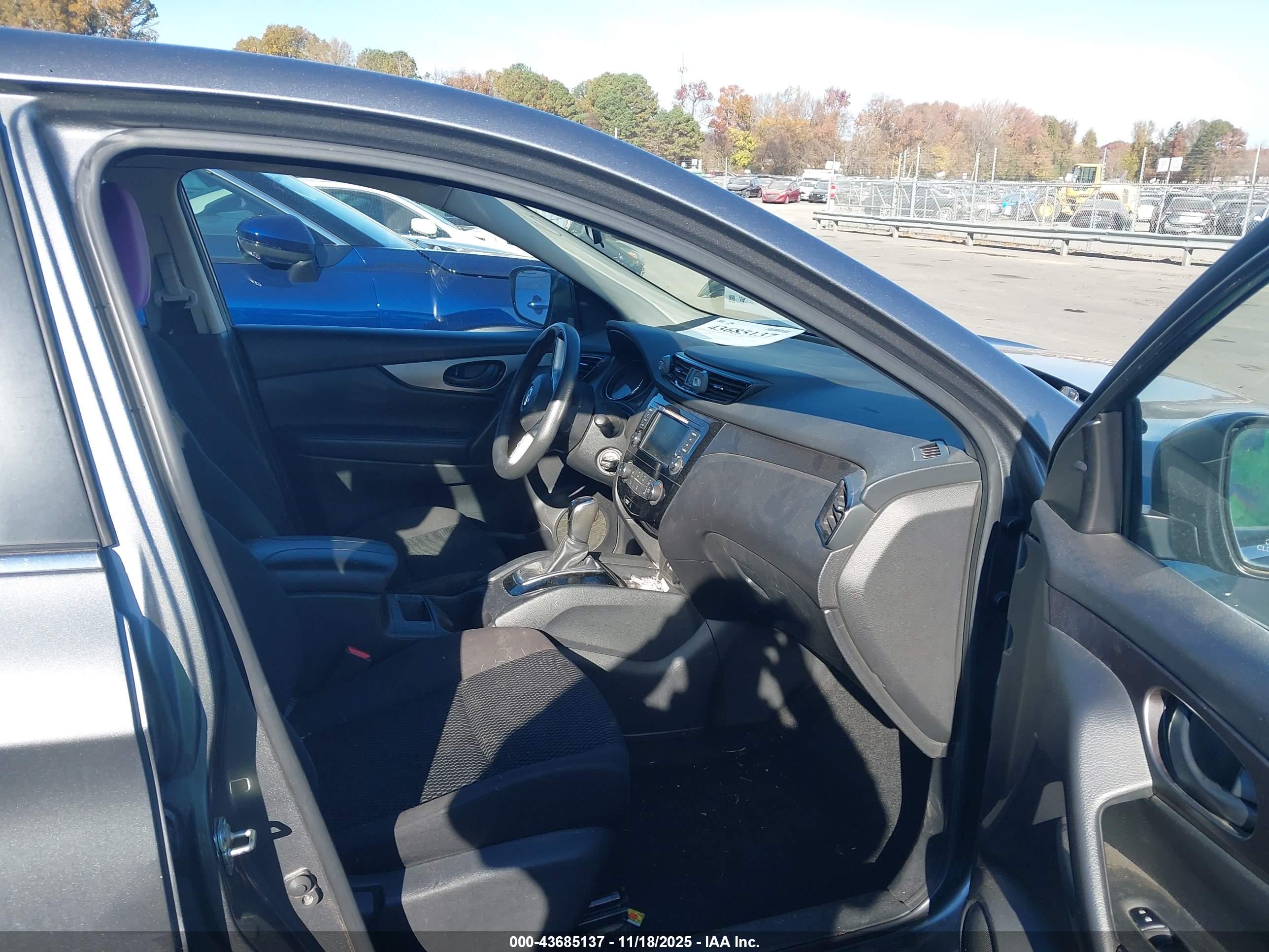 NISSAN ROGUE image 5