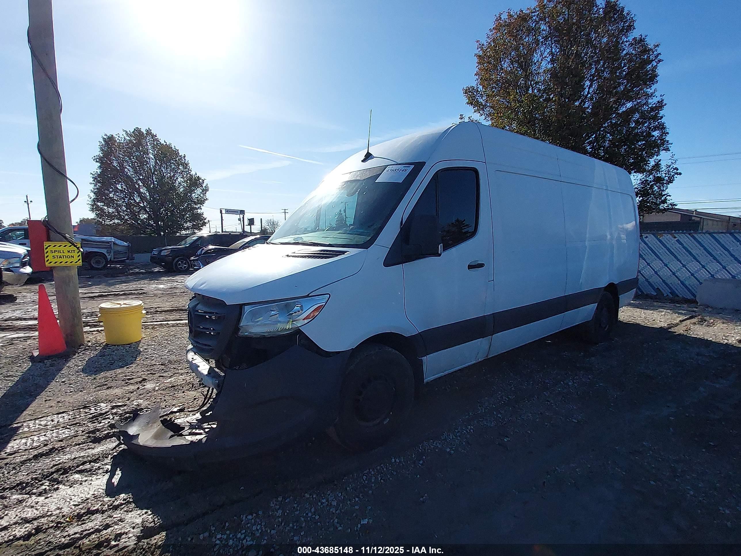 MERCEDES-BENZ SPRINTER image 2