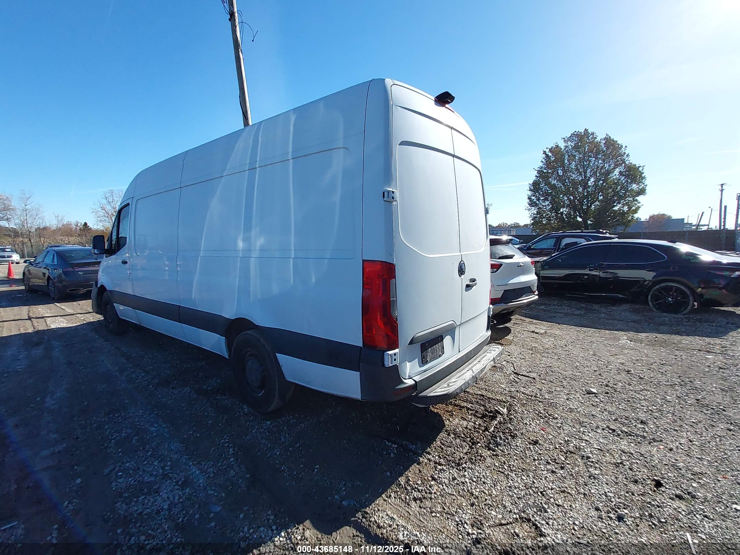 MERCEDES-BENZ SPRINTER image 3