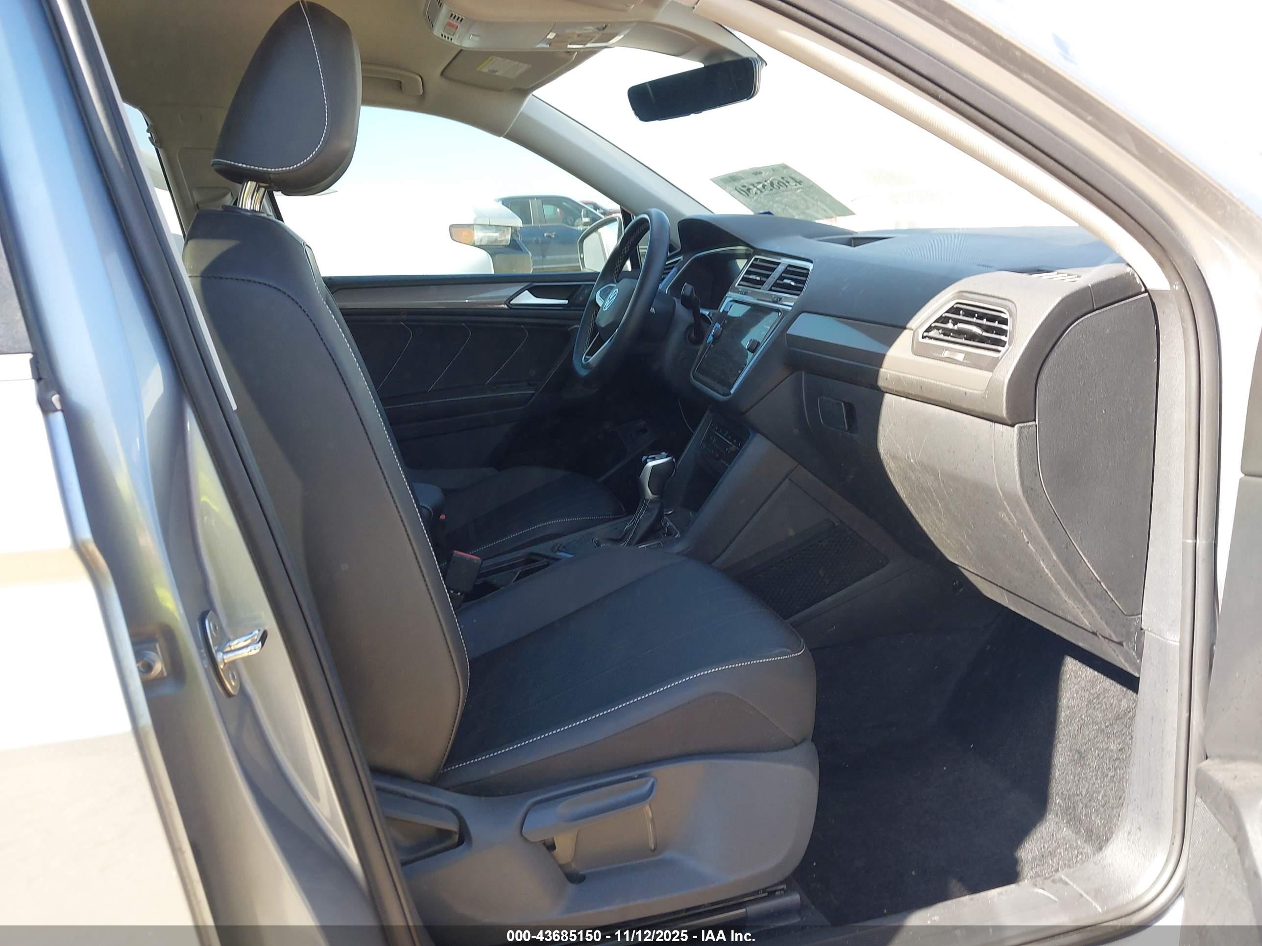 VOLKSWAGEN TIGUAN image 5