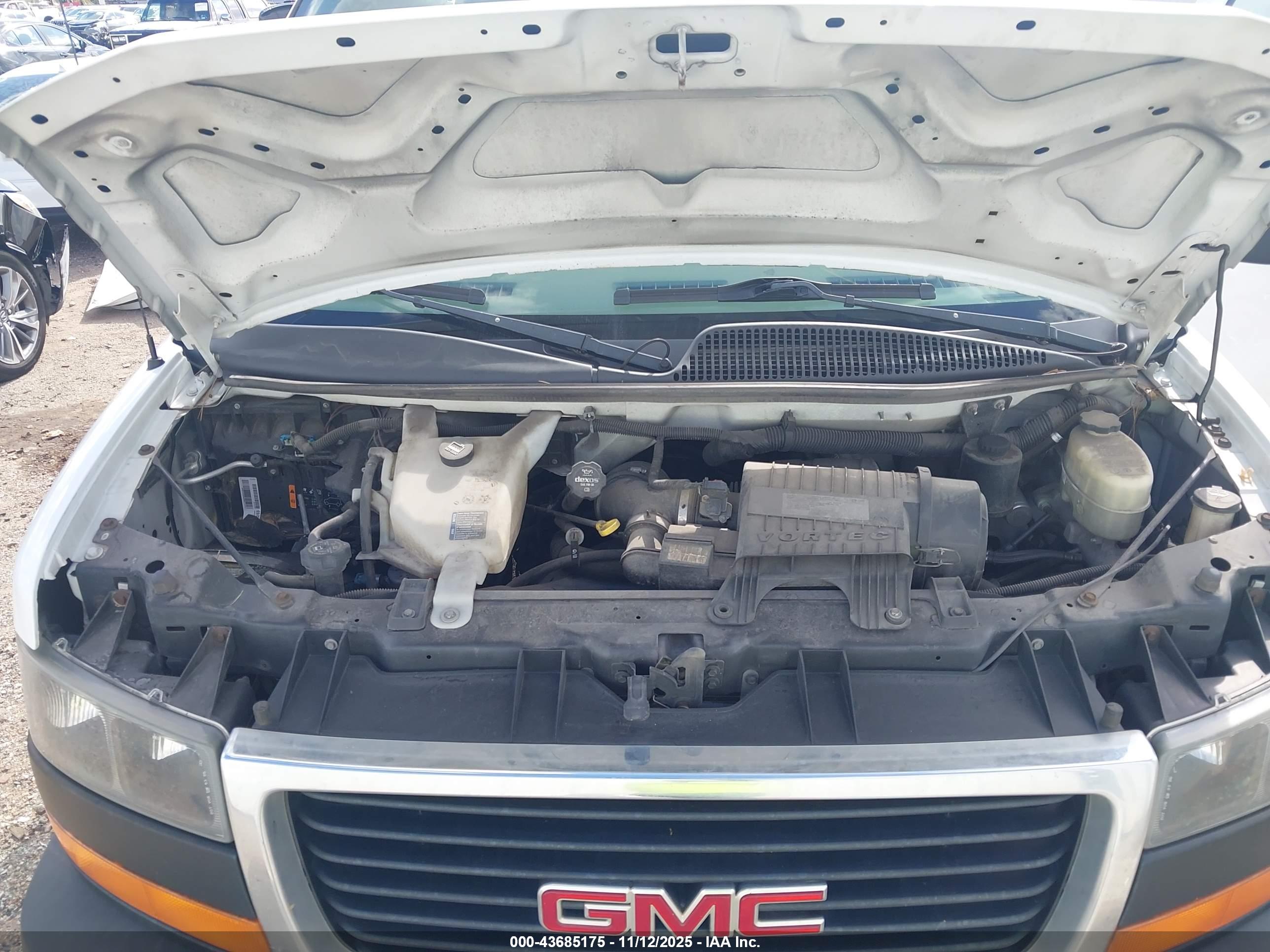 GMC SAVANA image 10