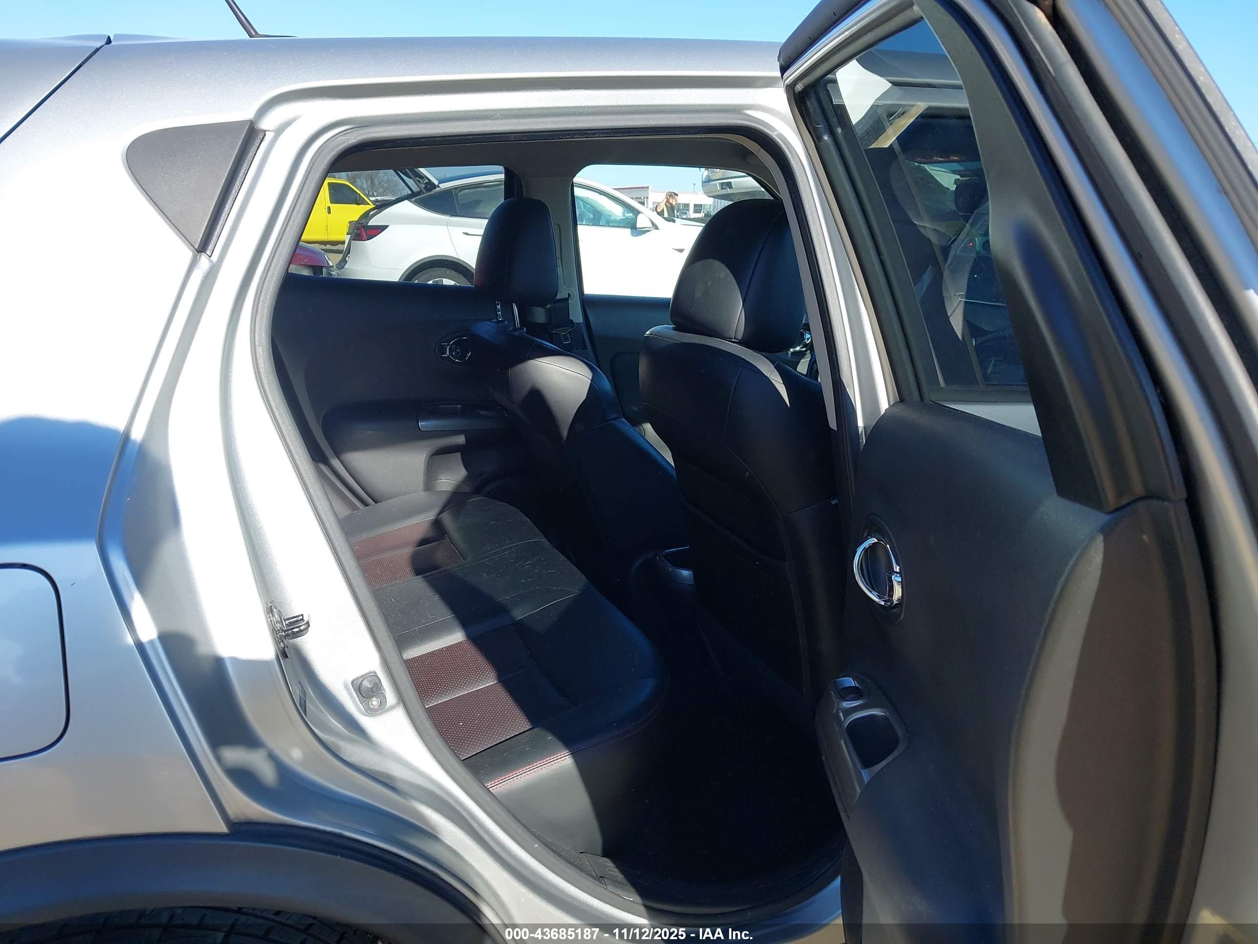 NISSAN JUKE image 8