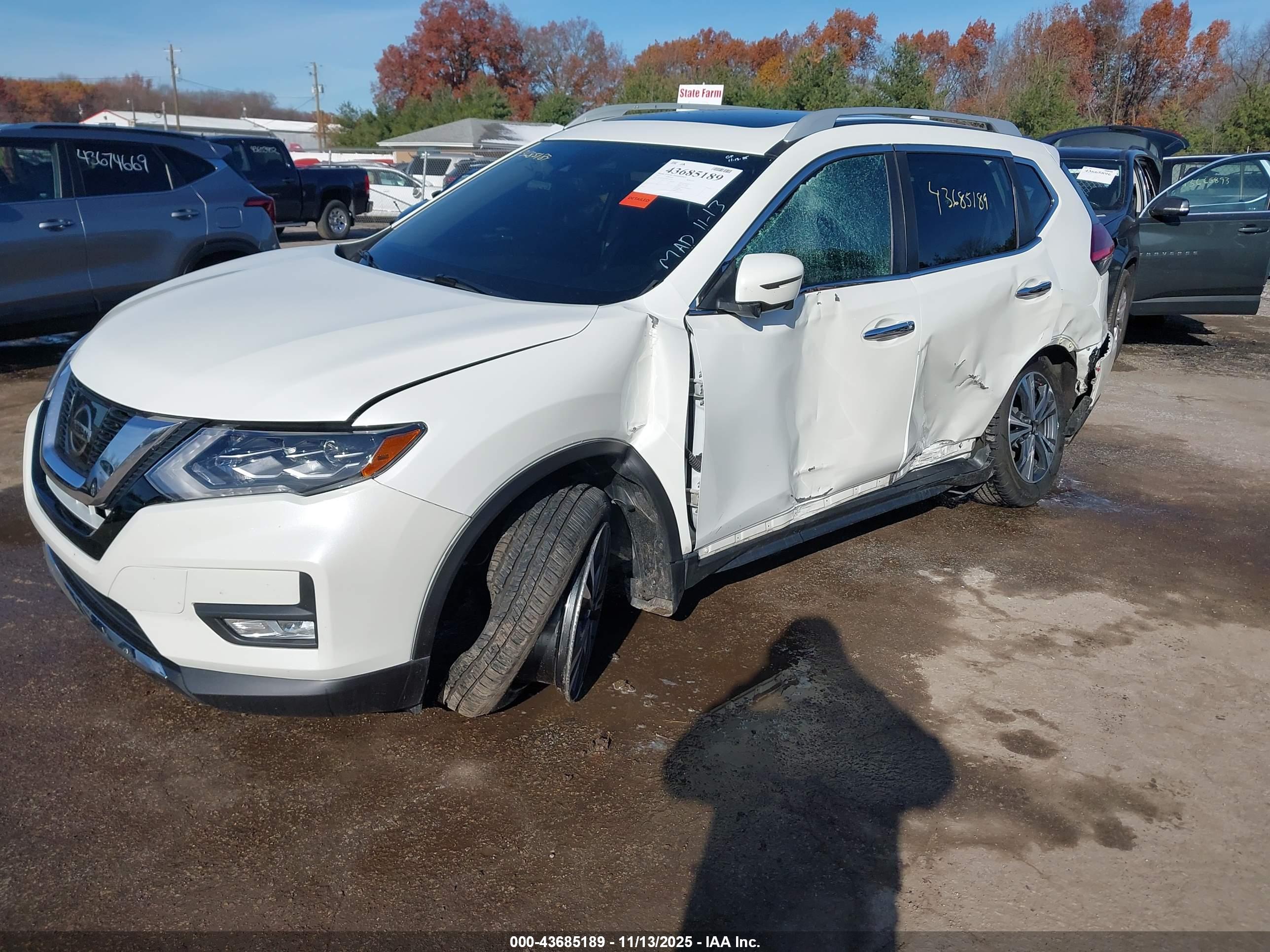NISSAN ROGUE image 2