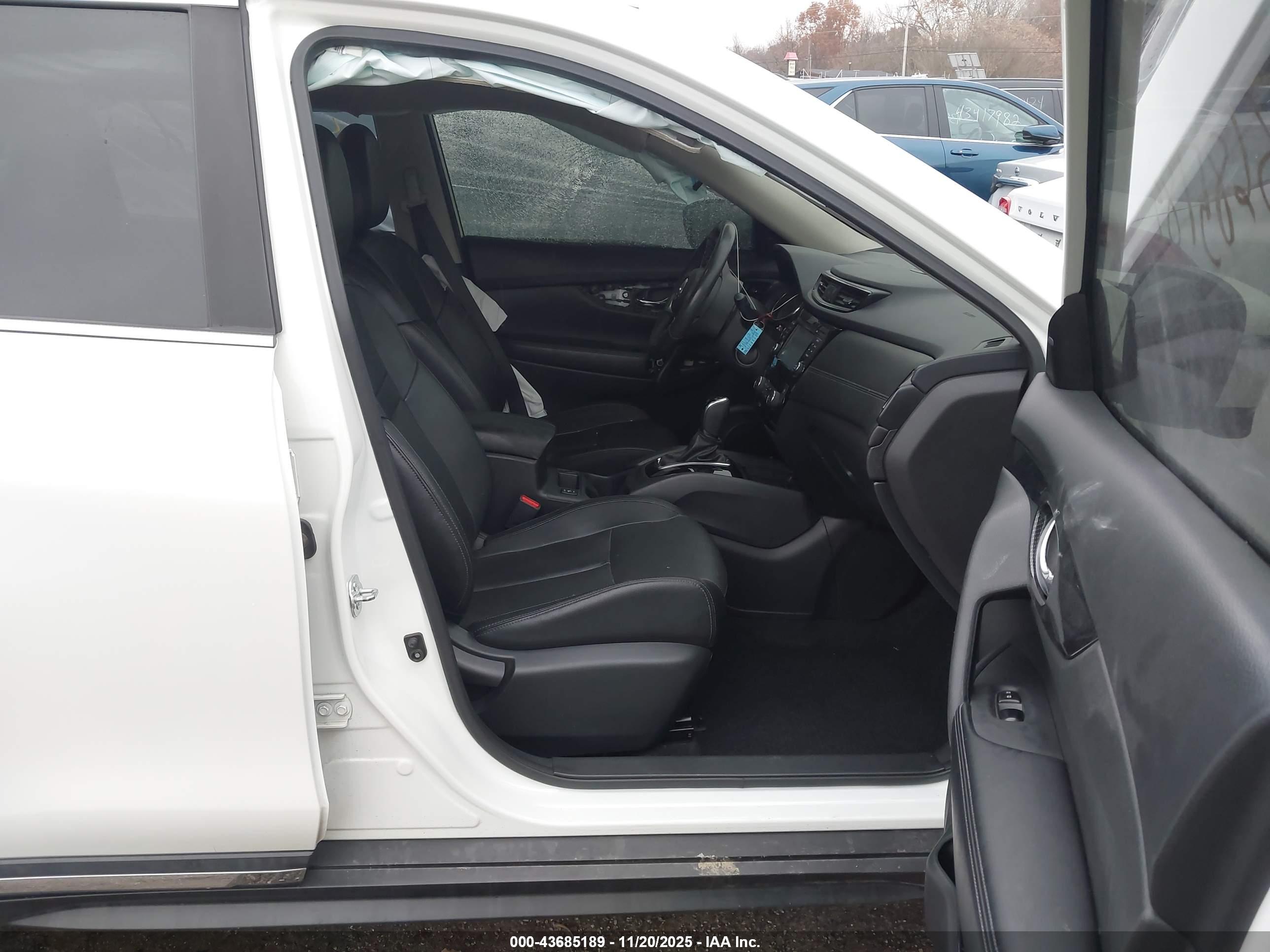NISSAN ROGUE image 5