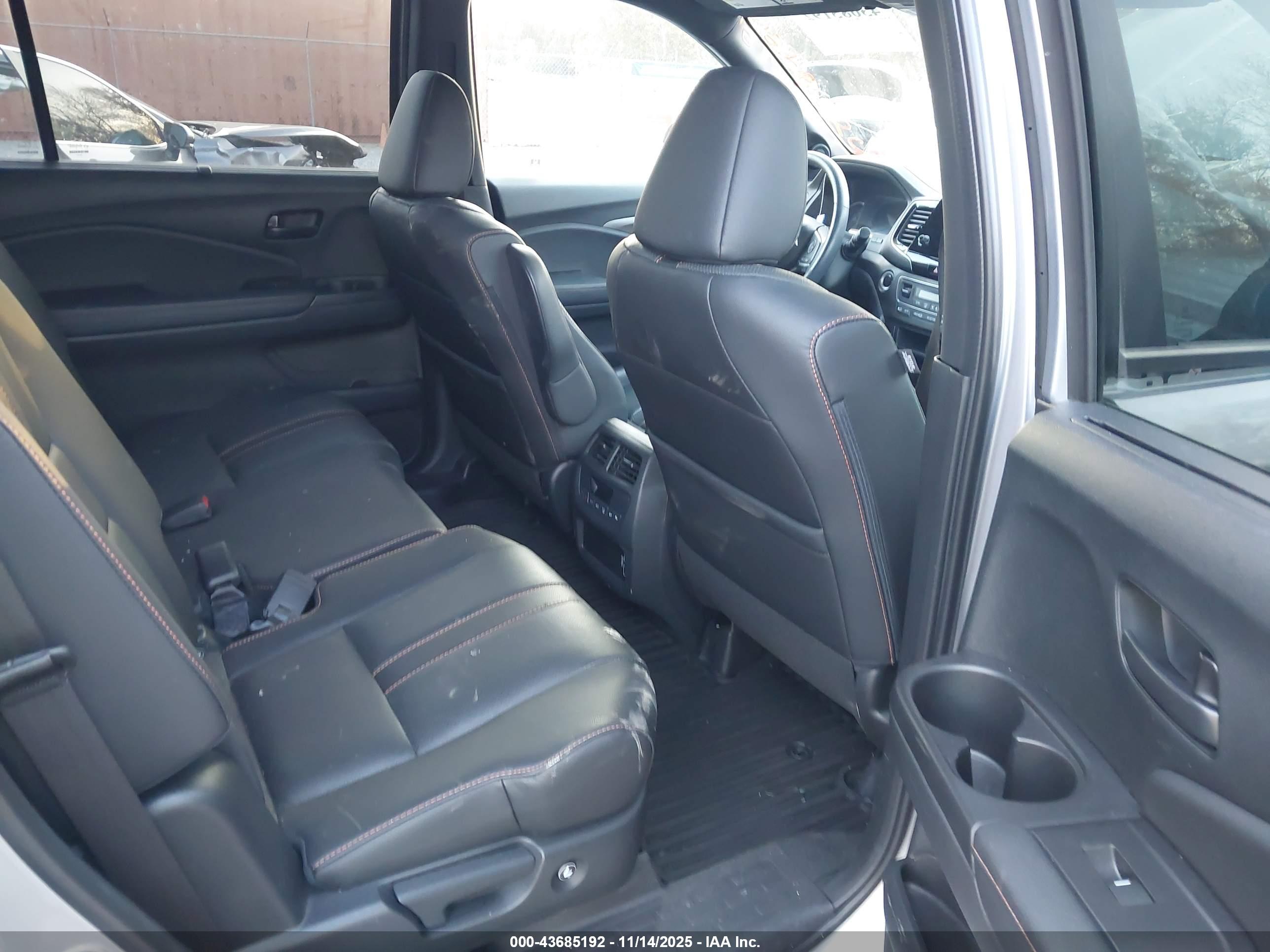 HONDA PILOT image 8