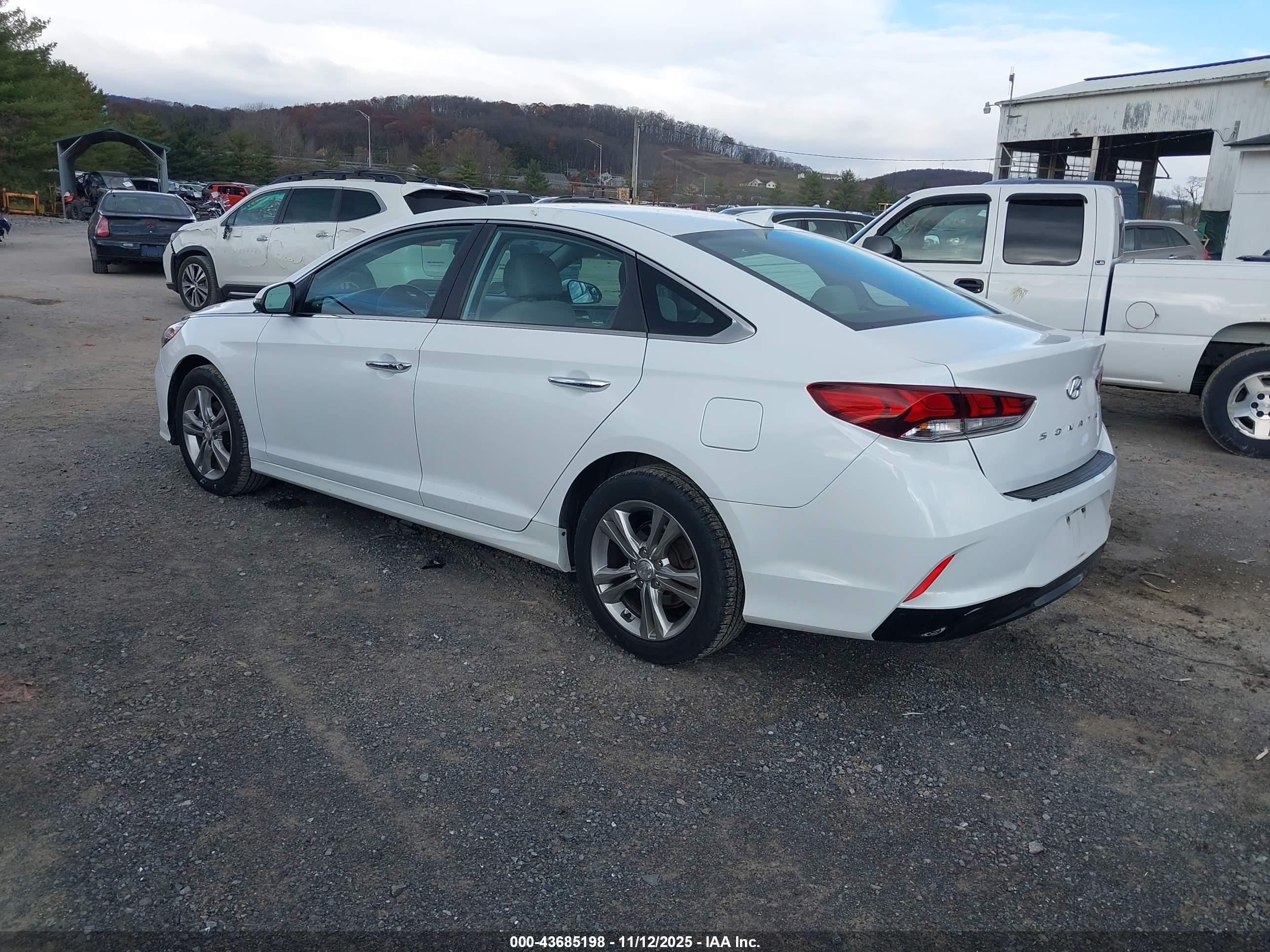 HYUNDAI SONATA image 3