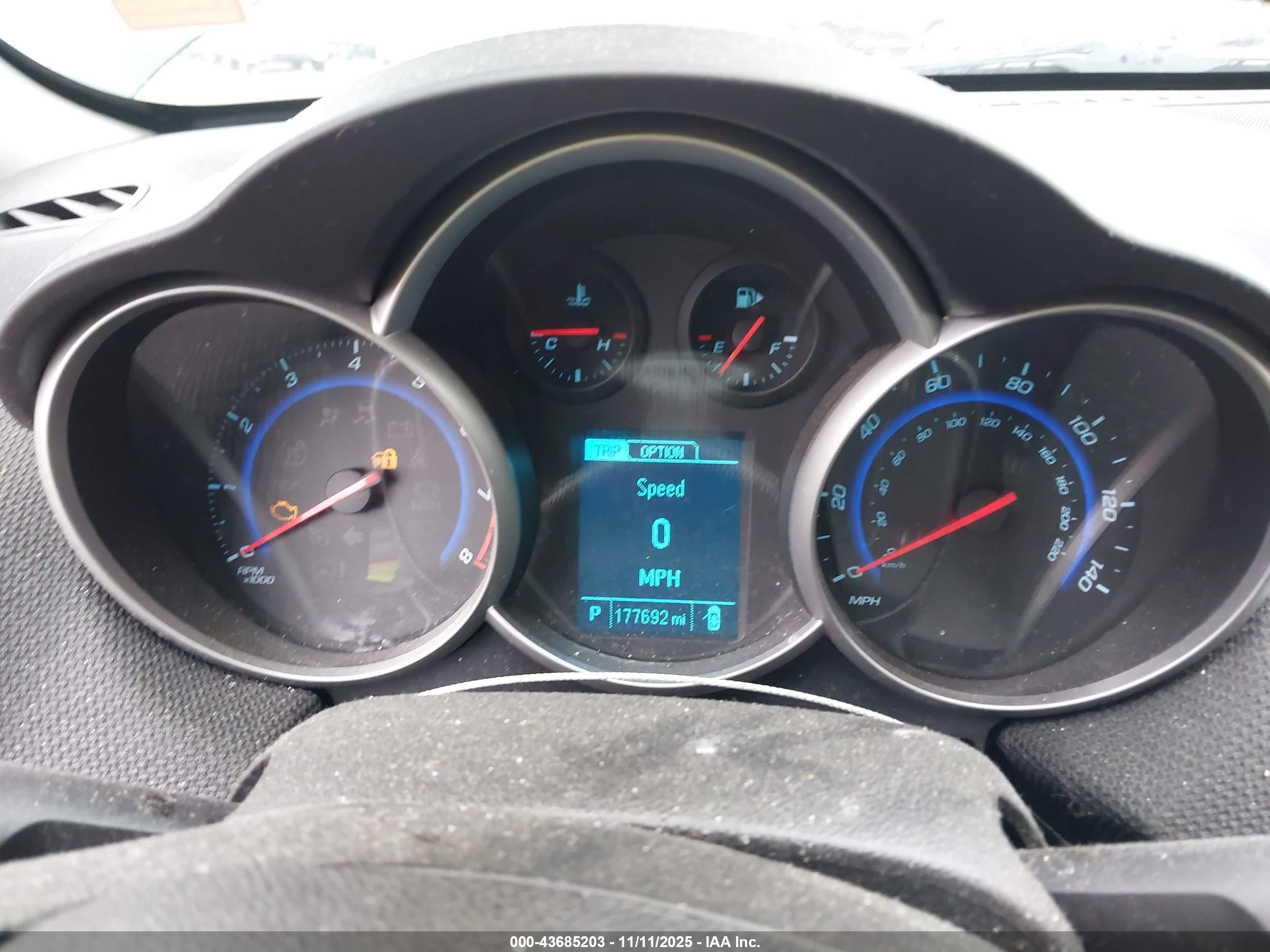 CHEVROLET CRUZE image 7
