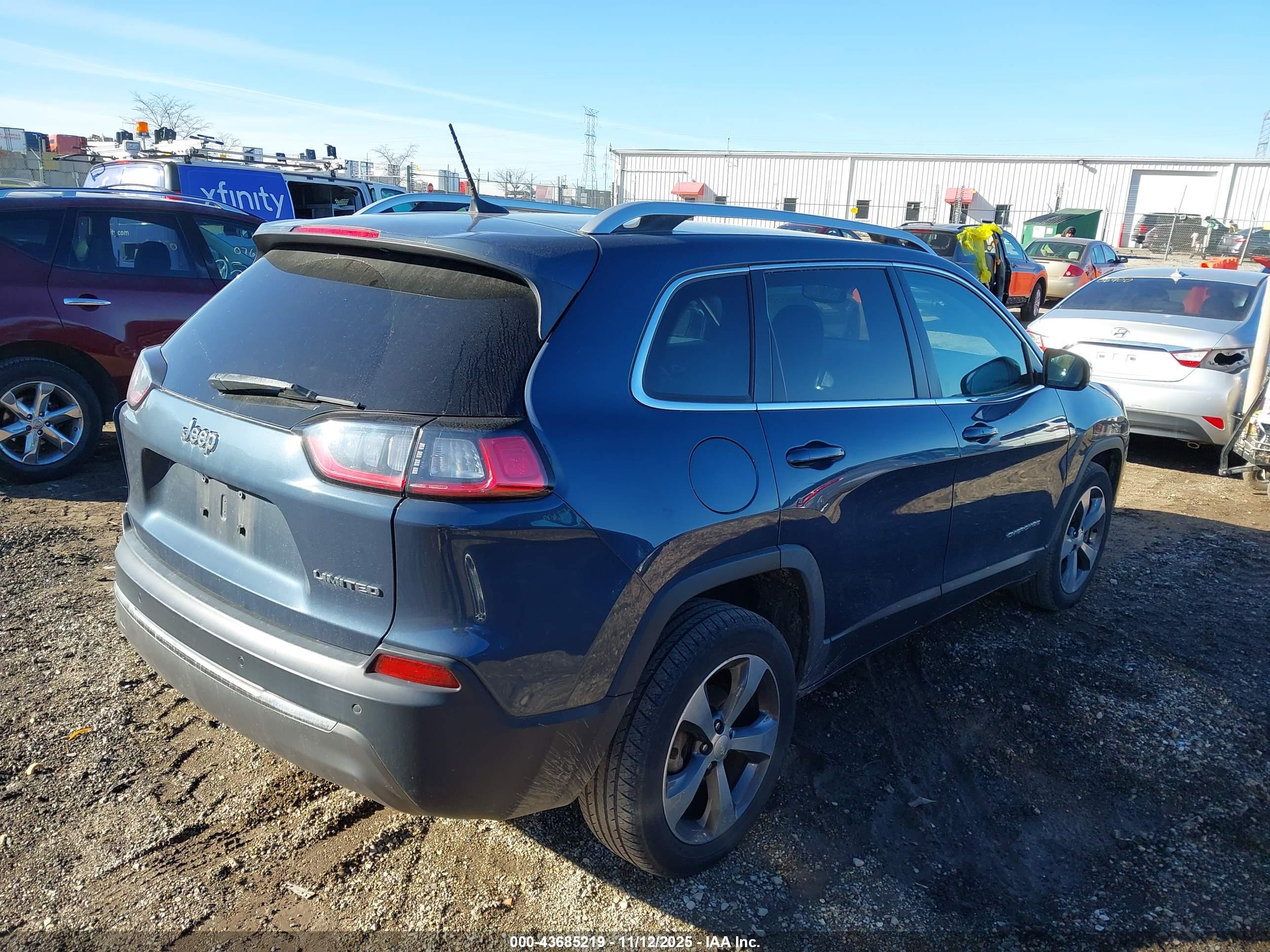 JEEP CHEROKEE image 4