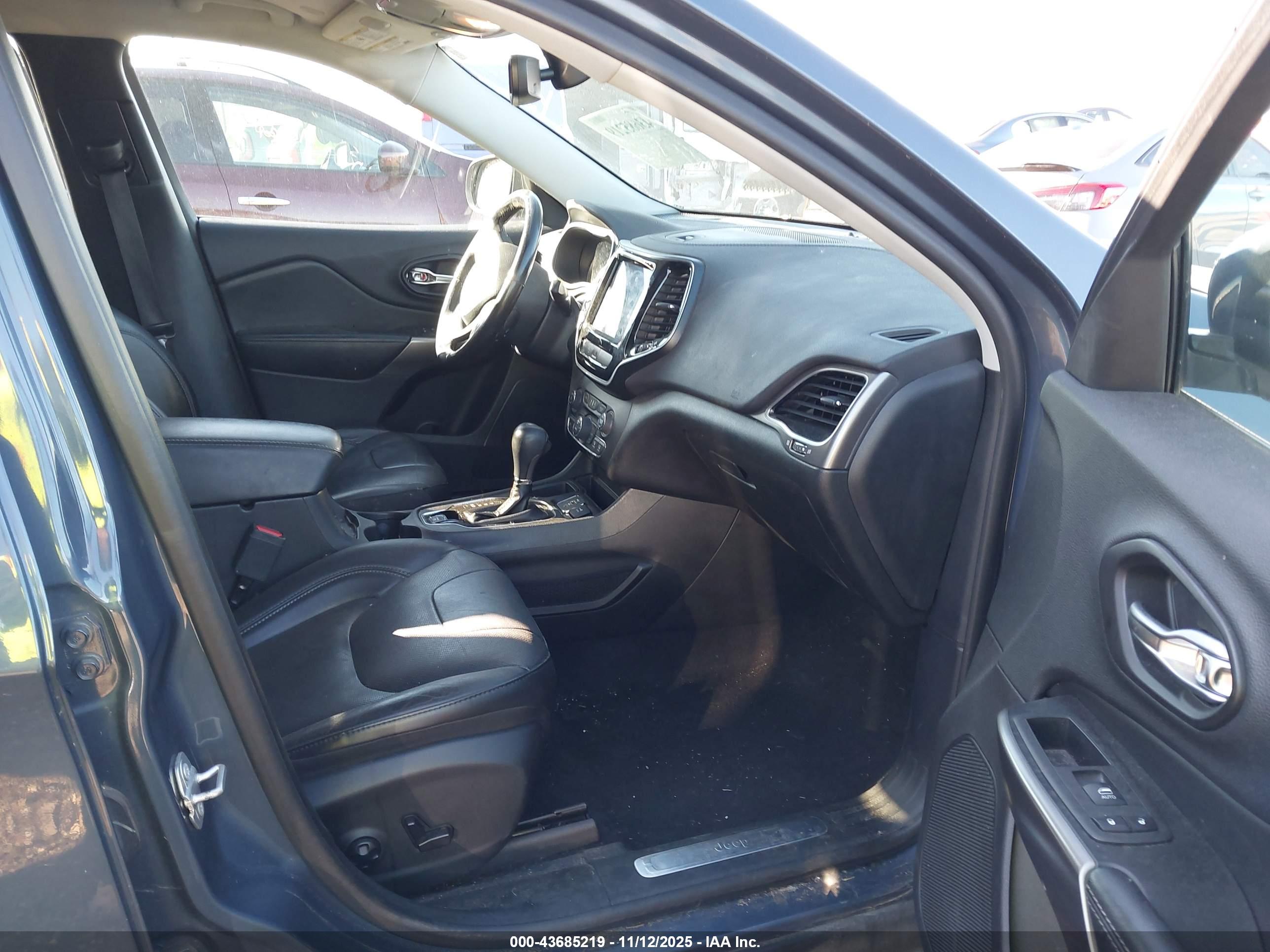 JEEP CHEROKEE image 5