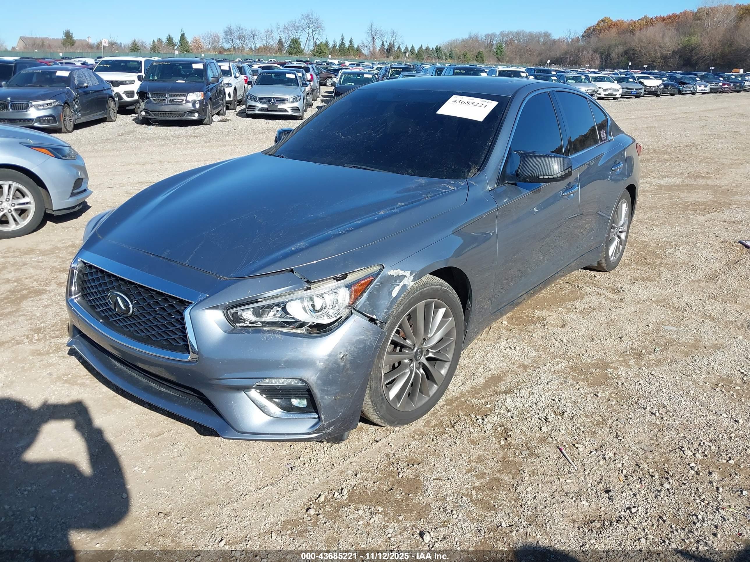 INFINITI Q50 image 2