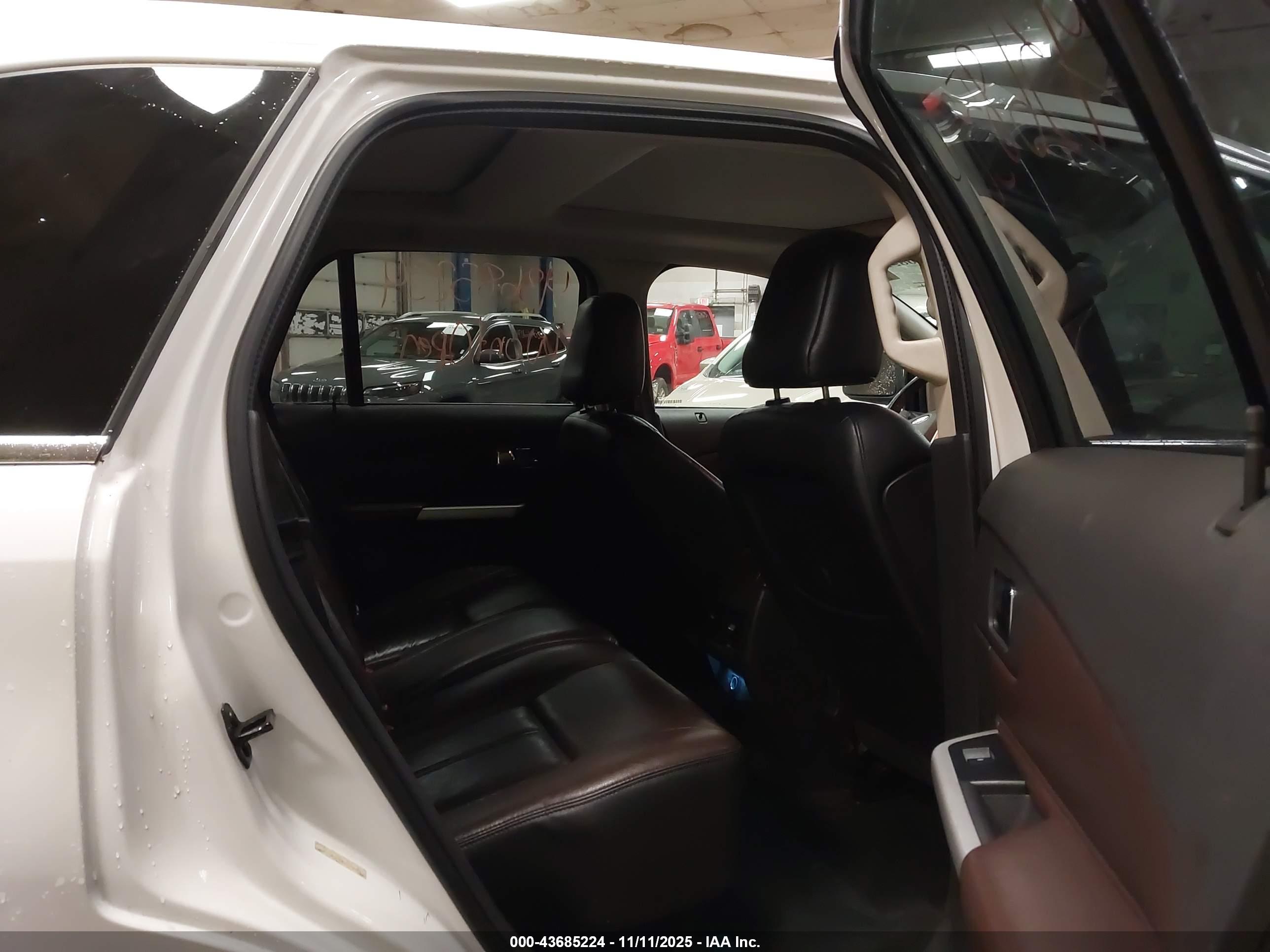 FORD EDGE image 8