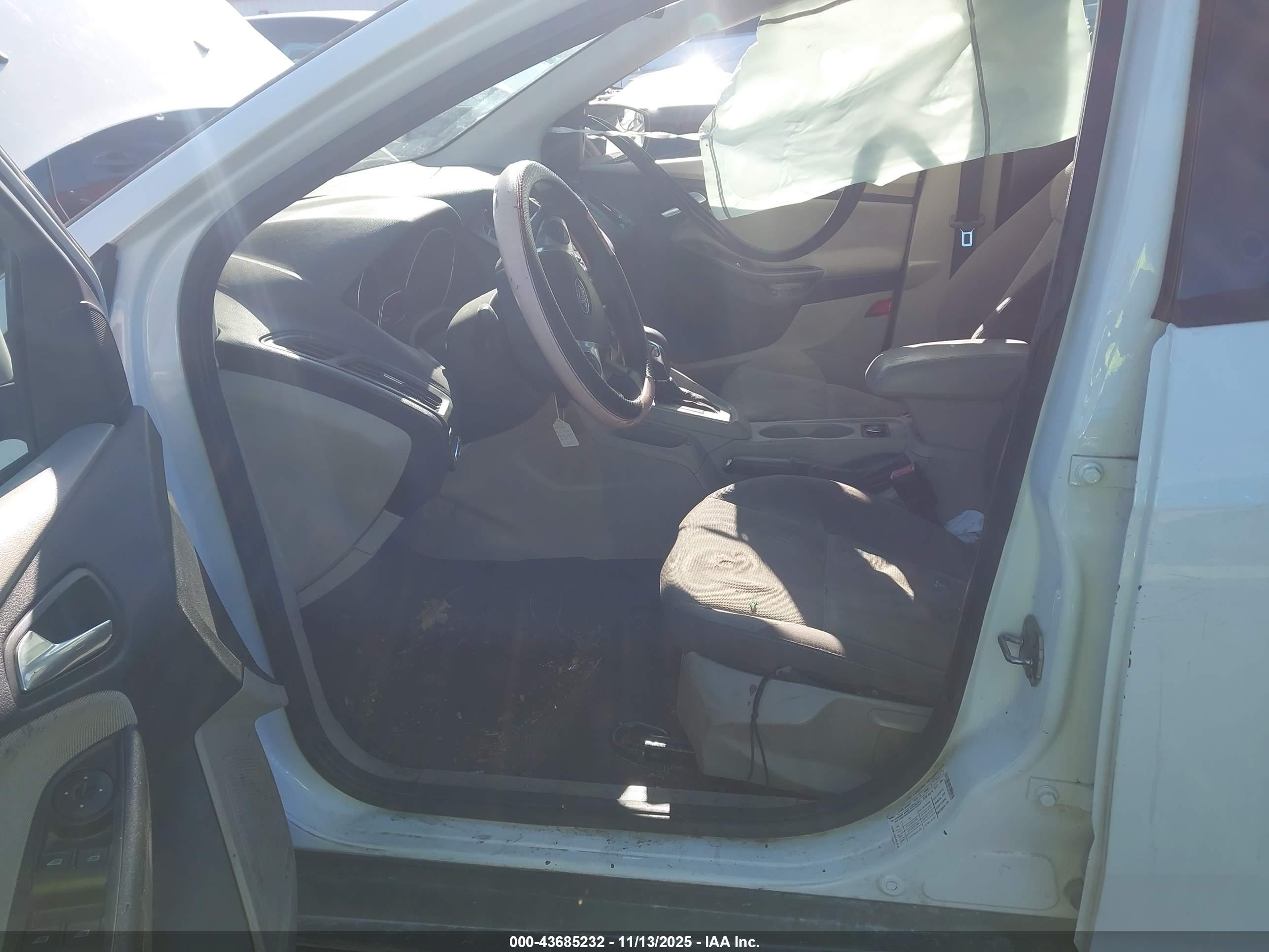 FORD FOCUS image 5