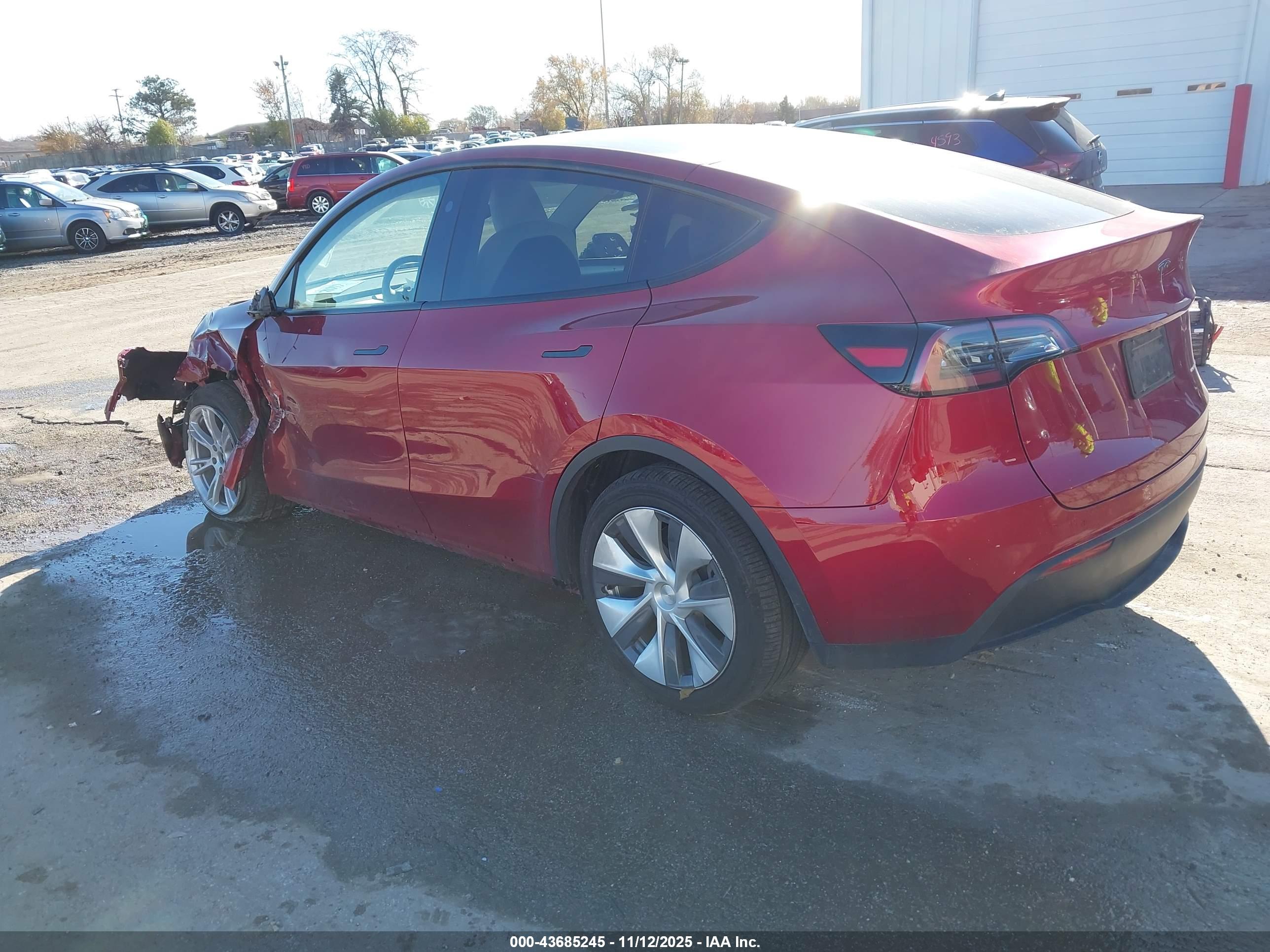 TESLA MODEL image 3