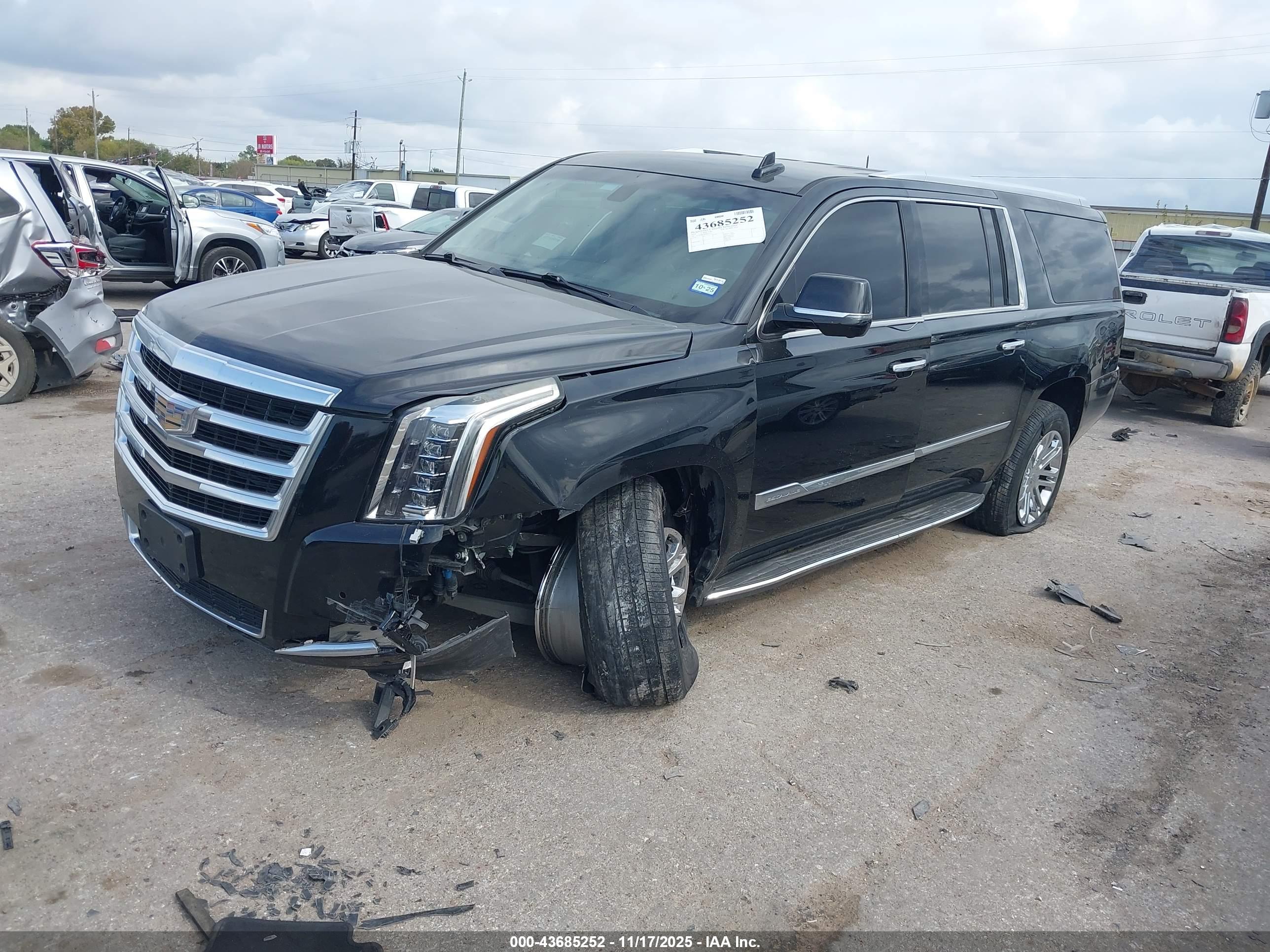 CADILLAC ESCALADE image 2