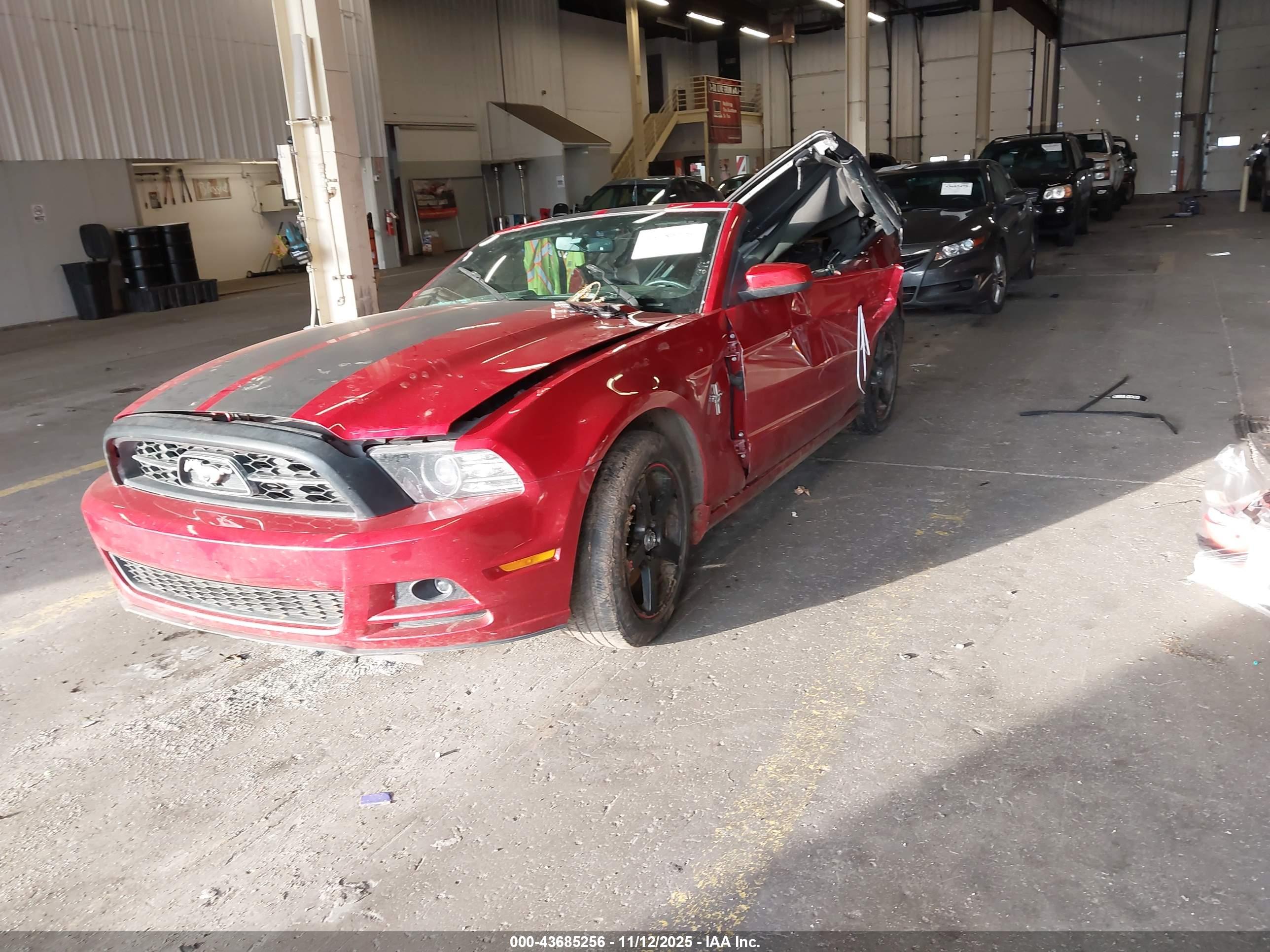 FORD MUSTANG image 2