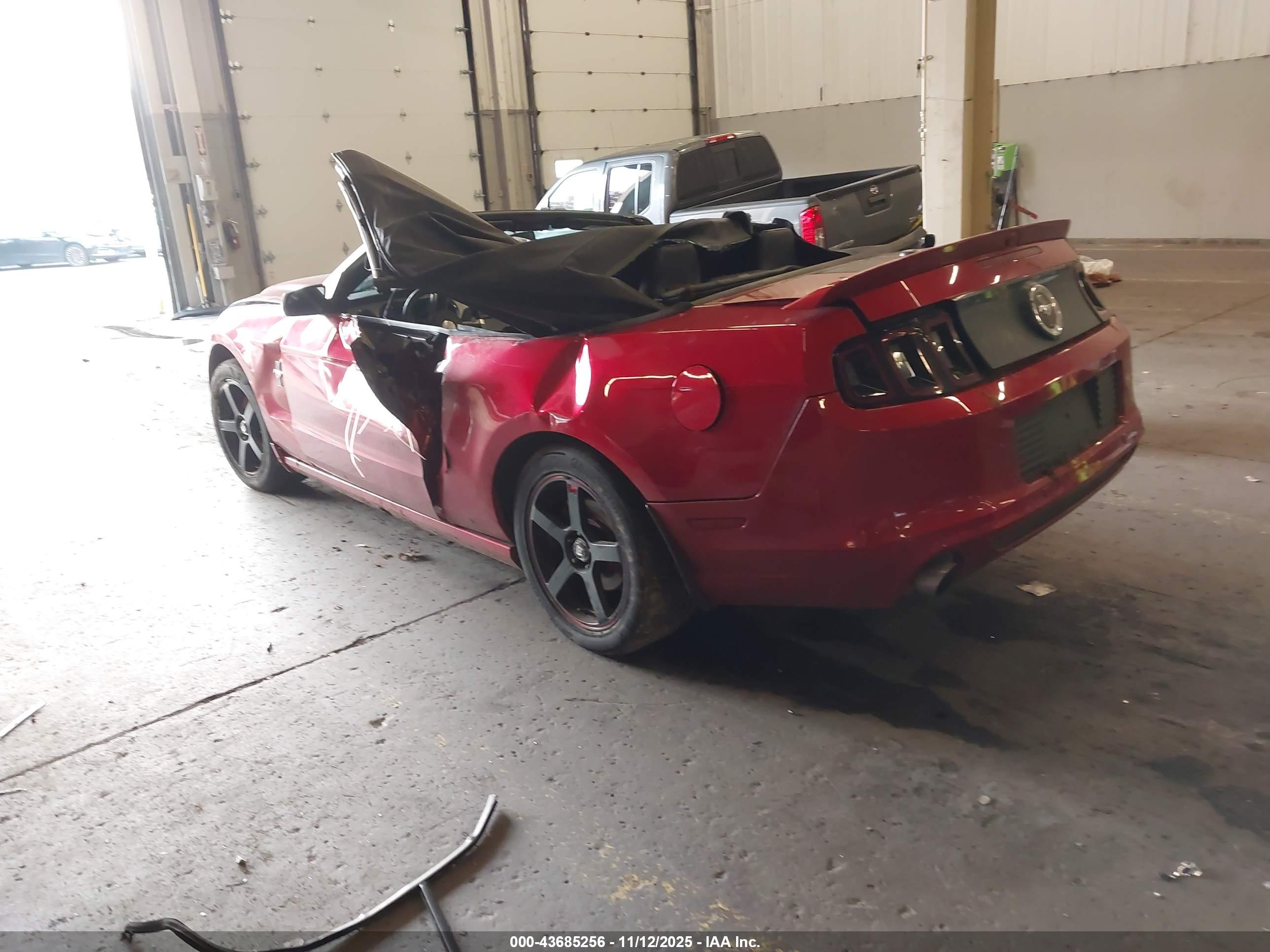 FORD MUSTANG image 3
