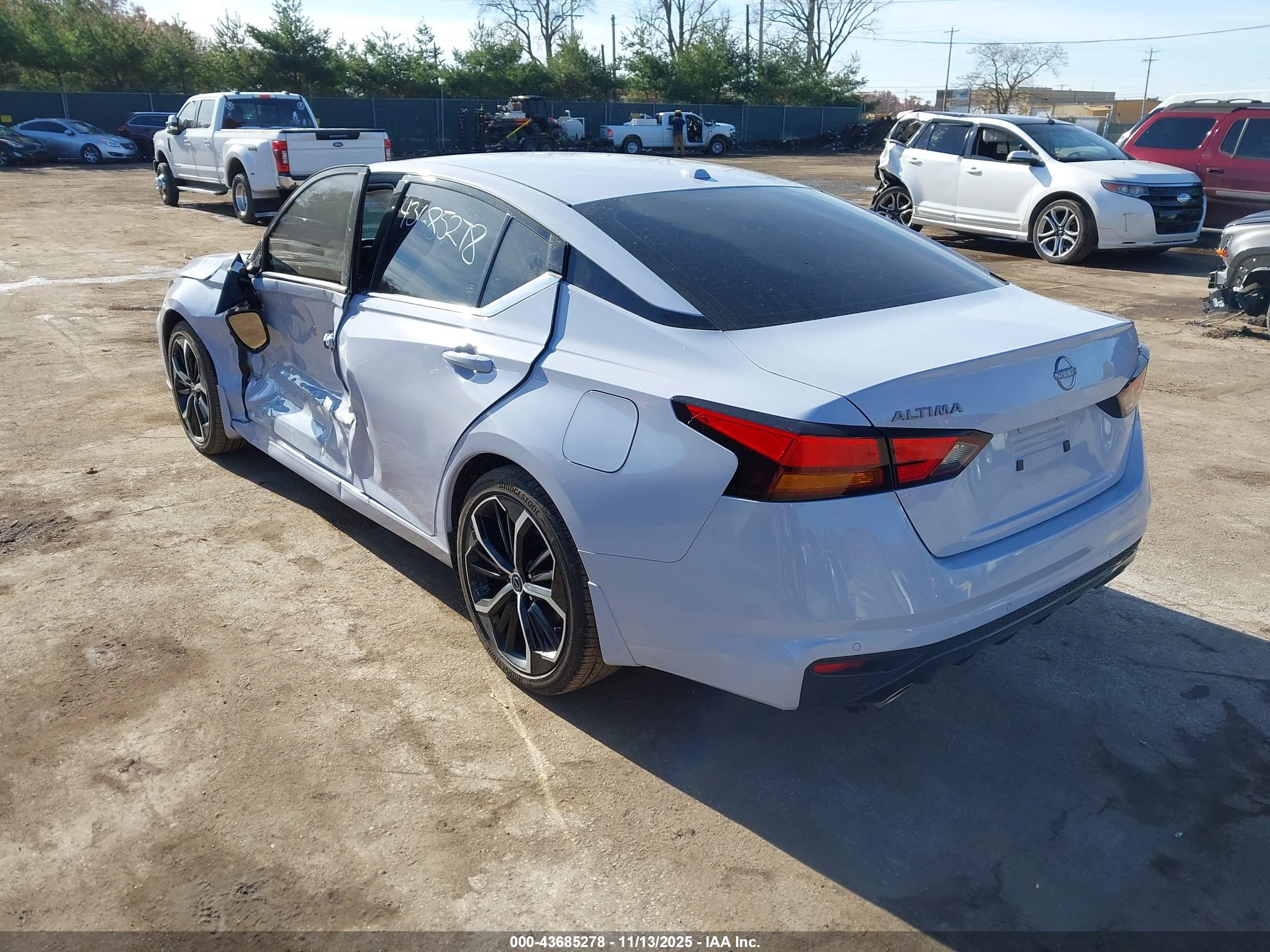 NISSAN ALTIMA image 3