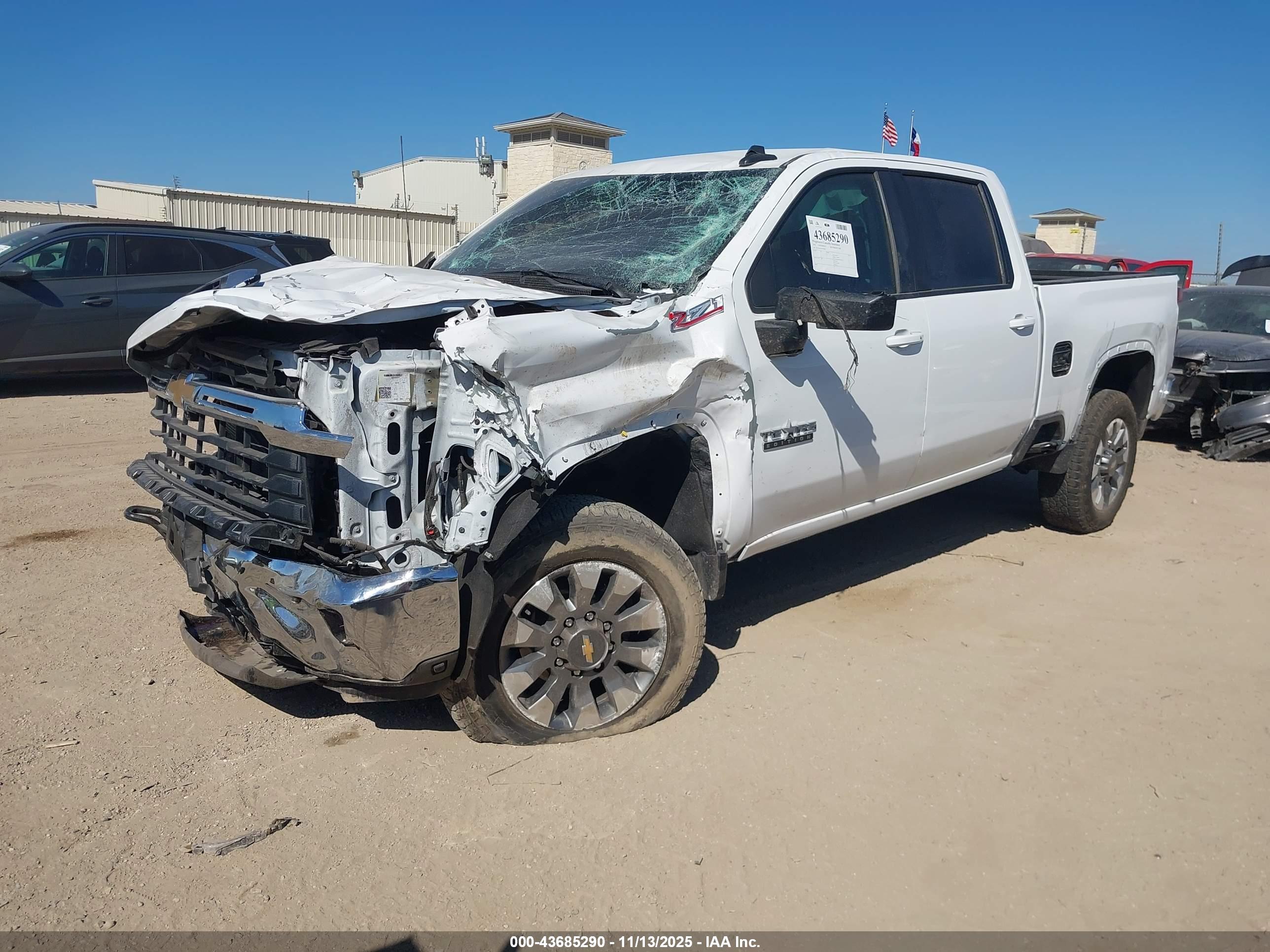 CHEVROLET SILVERADO image 2